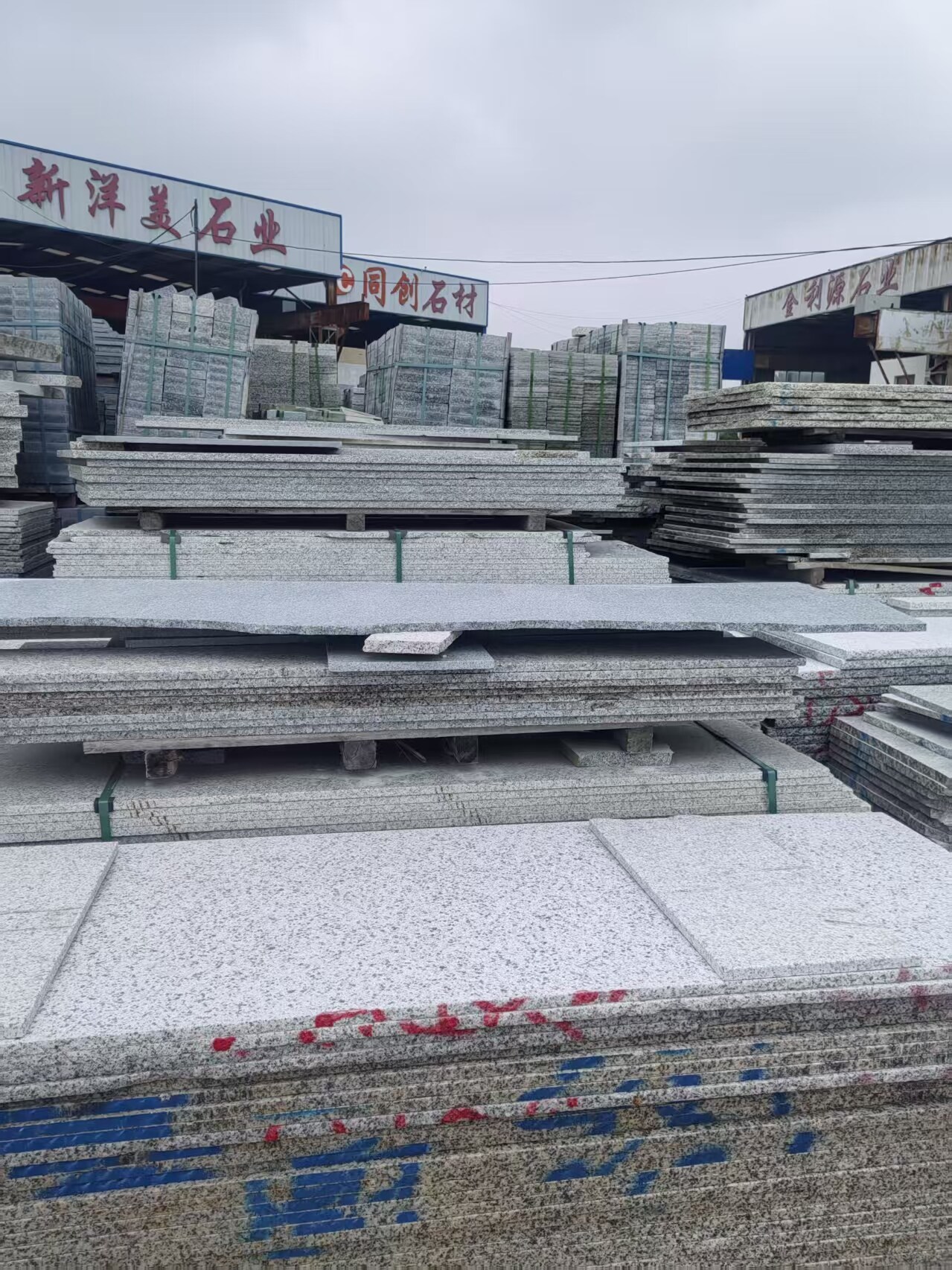 成品堆放区