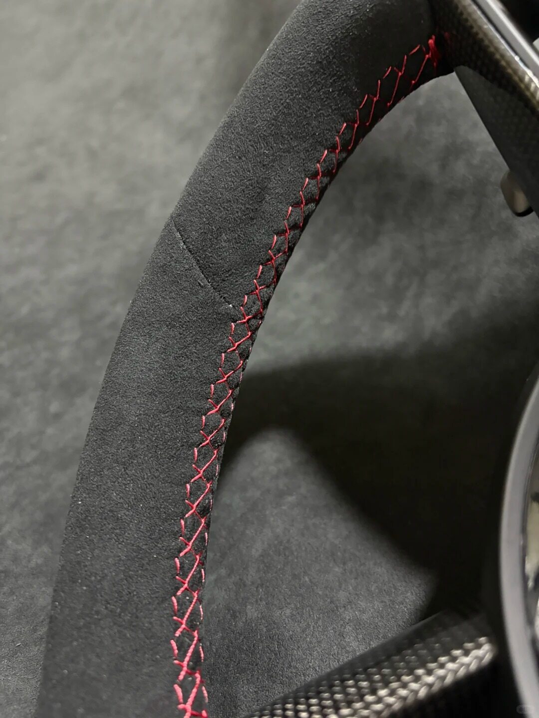 Audi RS5 B9 flat bottom carbon fiber steering wheel with Alcantara grip