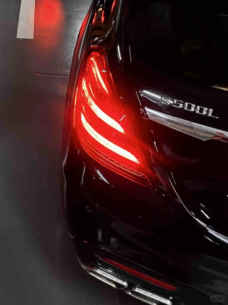 Mercedes-Benz LED Tail Lights LED lighting gallery image 3 by YUNZ AUTO