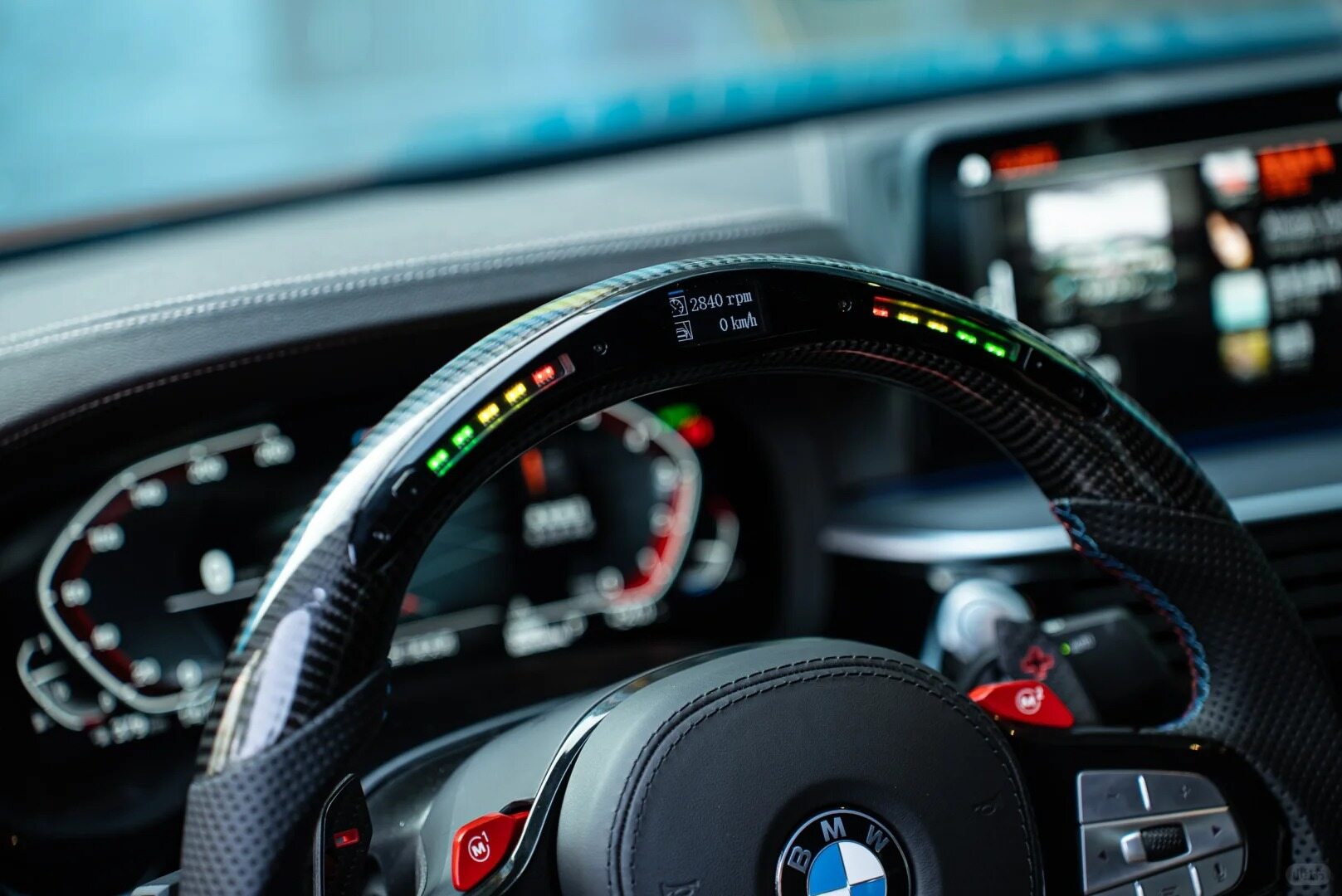 G80 M3 steering wheel Alcantara grip and carbon fiber detail