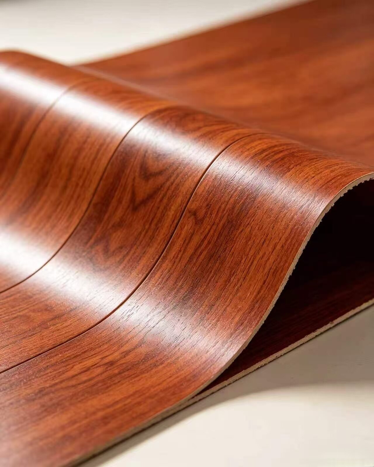 Wear-resistant, waterproof, self-adhesive wood-grain flooring tiles 5