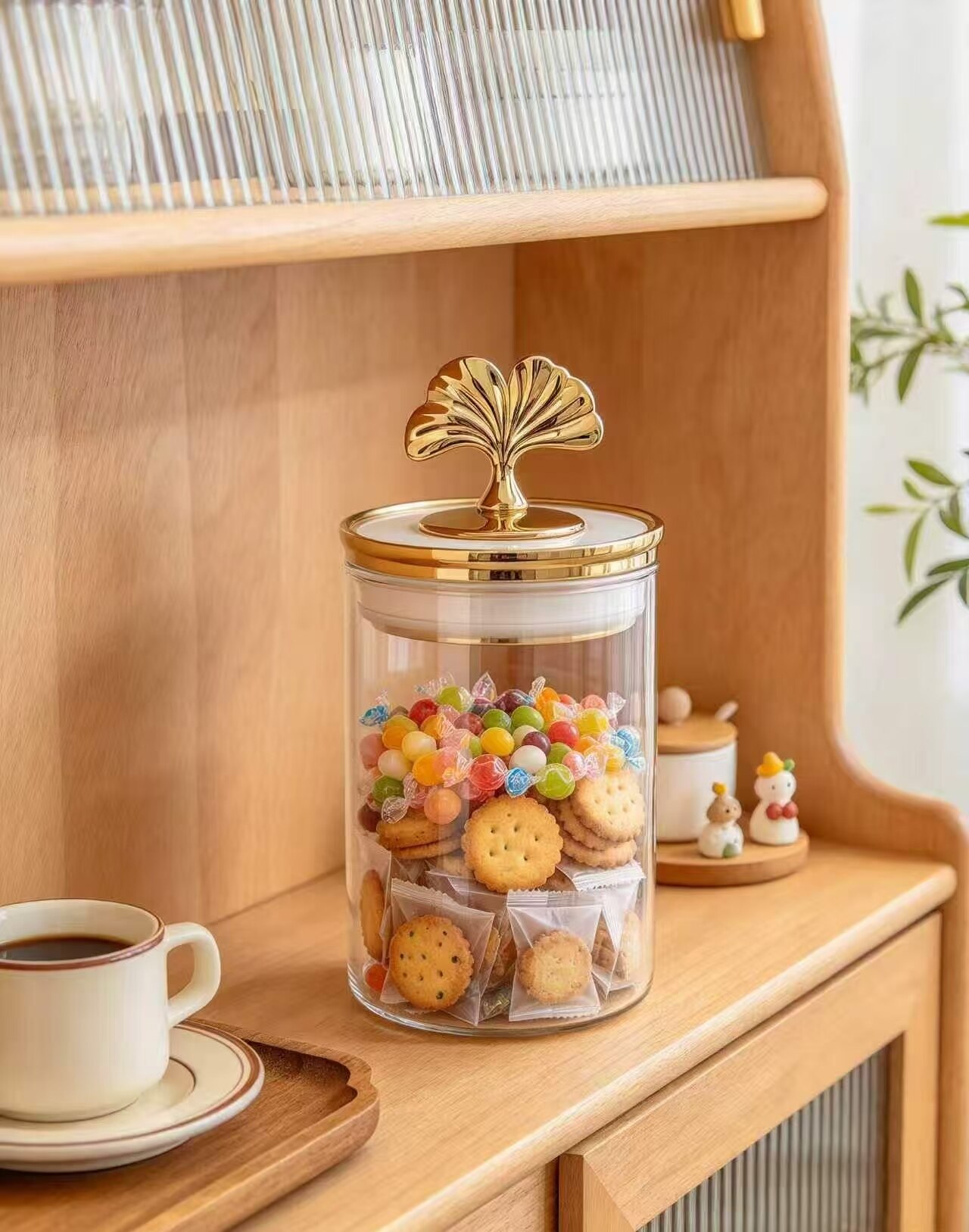 Golden Fan Shimmer Glass Jar 2