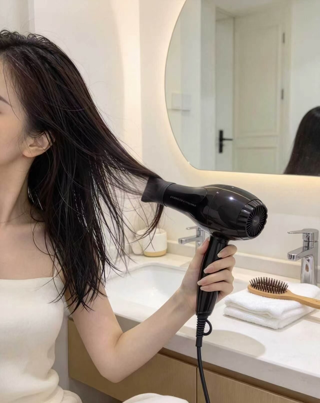 Black Diamond Quick-Dry Stand-Up Hair Dryer 3