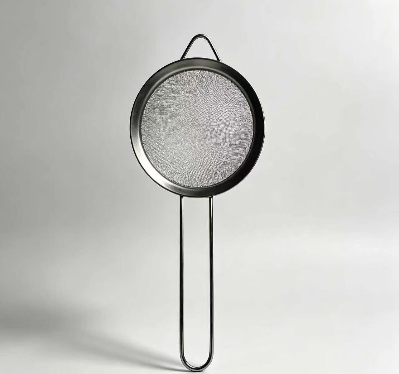 Fine-mesh long-handled strainer