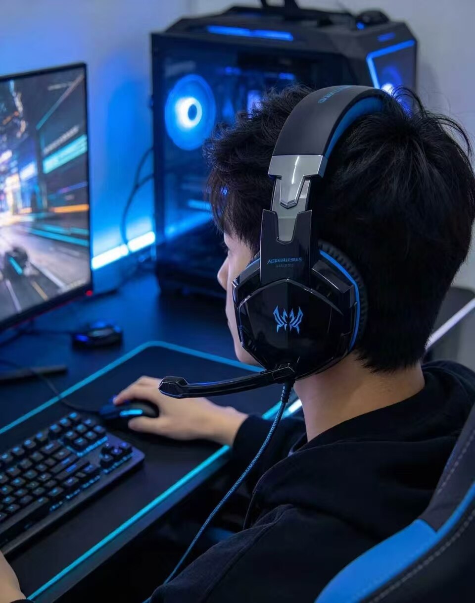 Black Armor Blue Blade Gaming Headset 2