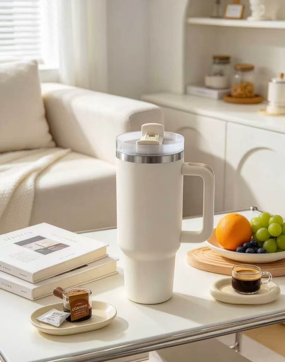 Minimalist Cream-Colored Large-Capacity Direct-Drink Cup 2