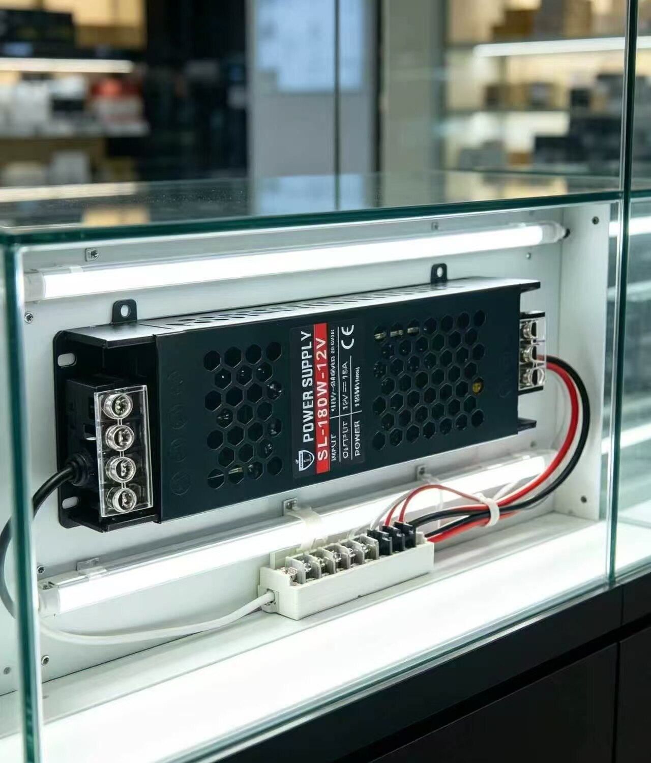18 0W DC Power Supply 3