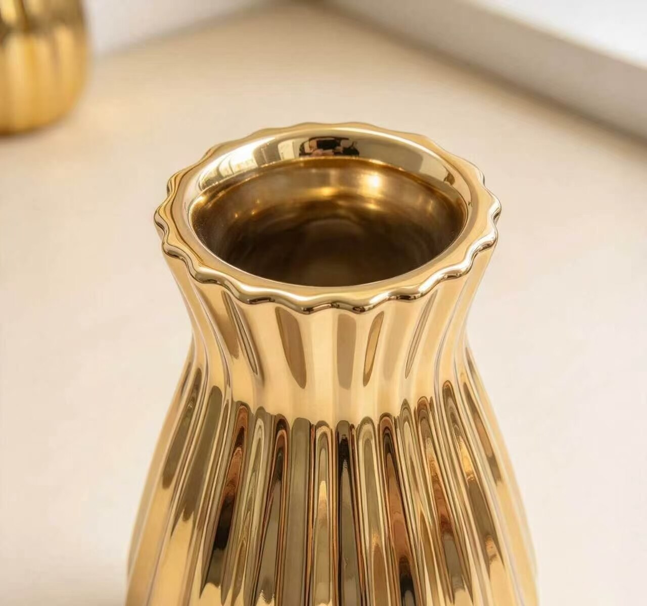 Gold-Plated Vertical-Groove Eco-Friendly Decorative Vase 5