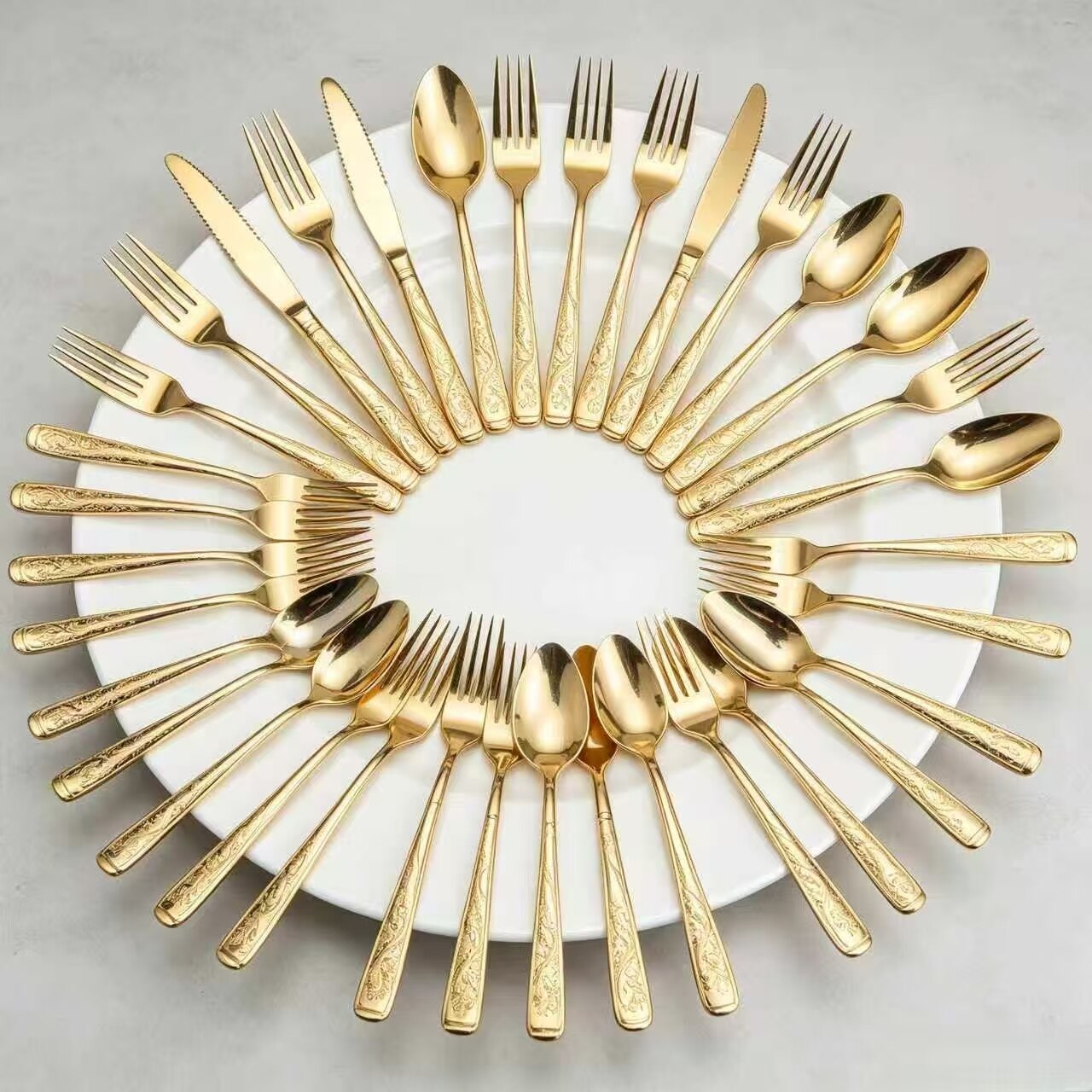 Premium Gold-Trimmed Wooden Box Western Cutlery Set 42 - Piece 3