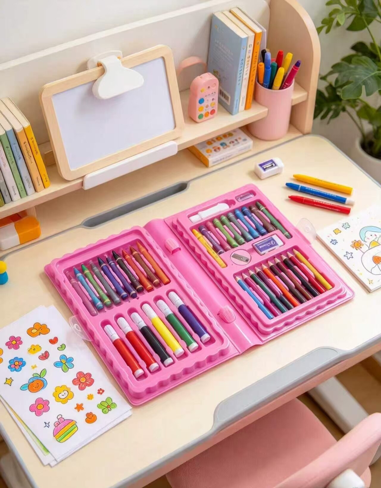 Watercolor Creator 42-Piece Art Set 4