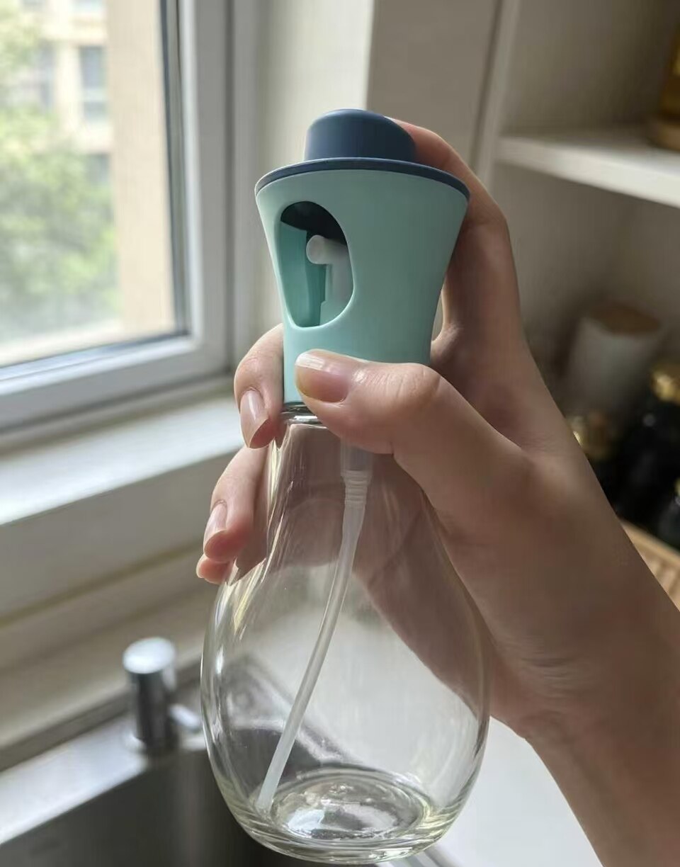 Clear Mist Spray Bottle 4