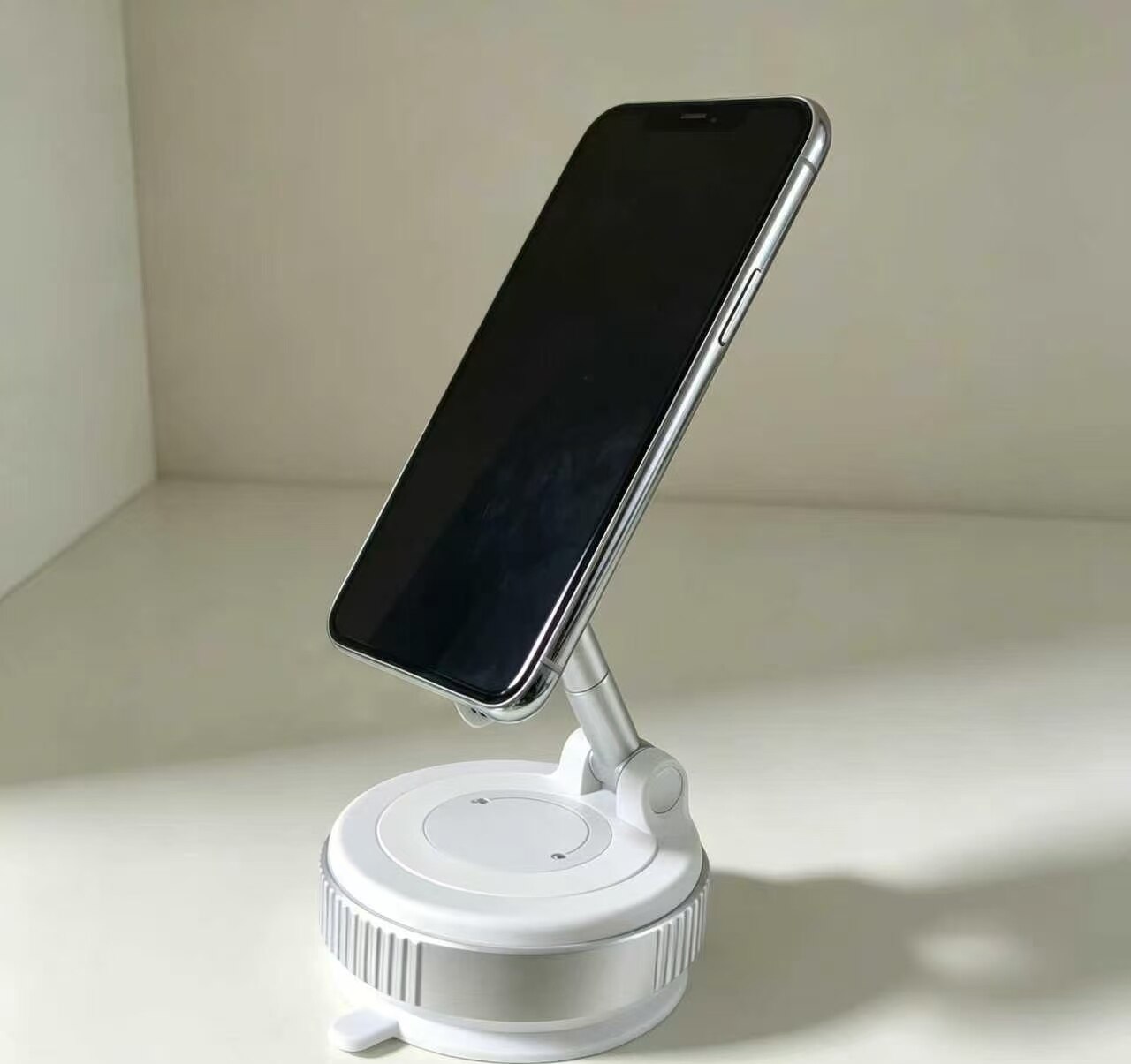 White Ring Core Desktop Phone Stand 3
