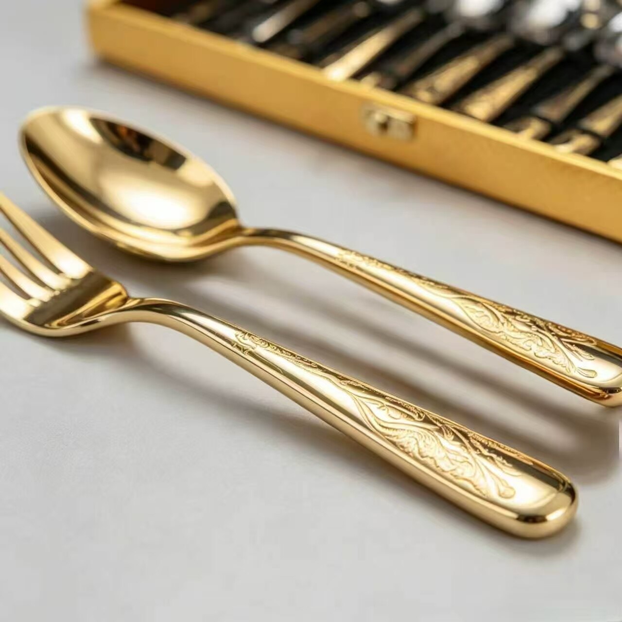 Premium Gold-Trimmed Wooden Box Western Cutlery Set 42