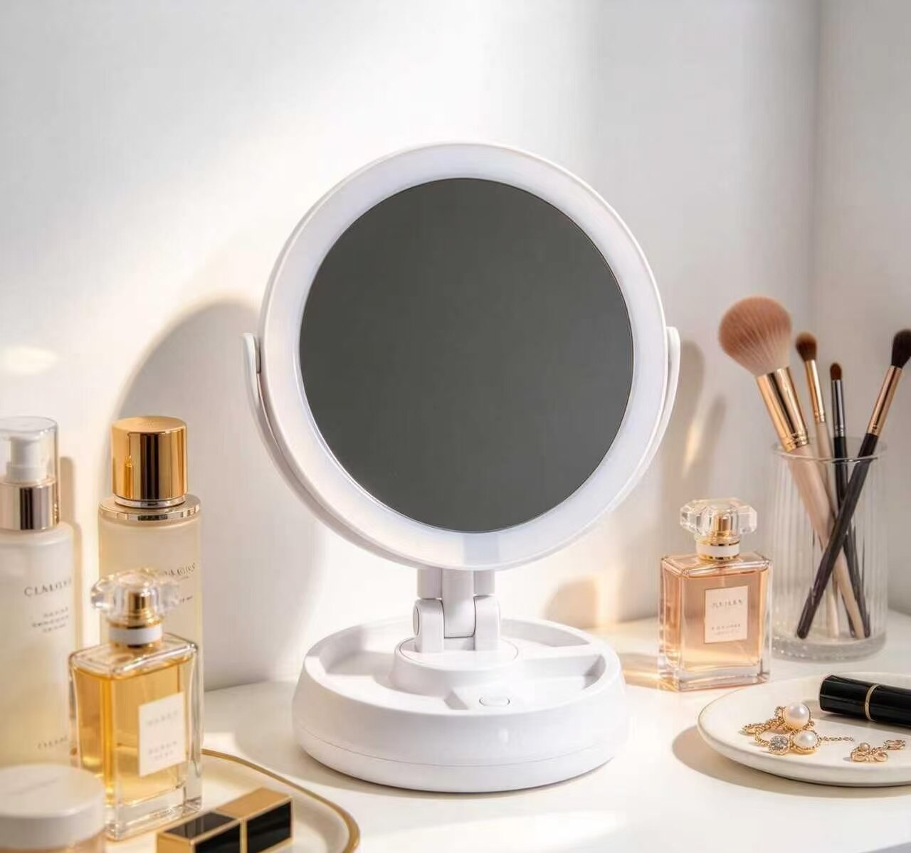 Simple White Elegant Vanity Mirror 3