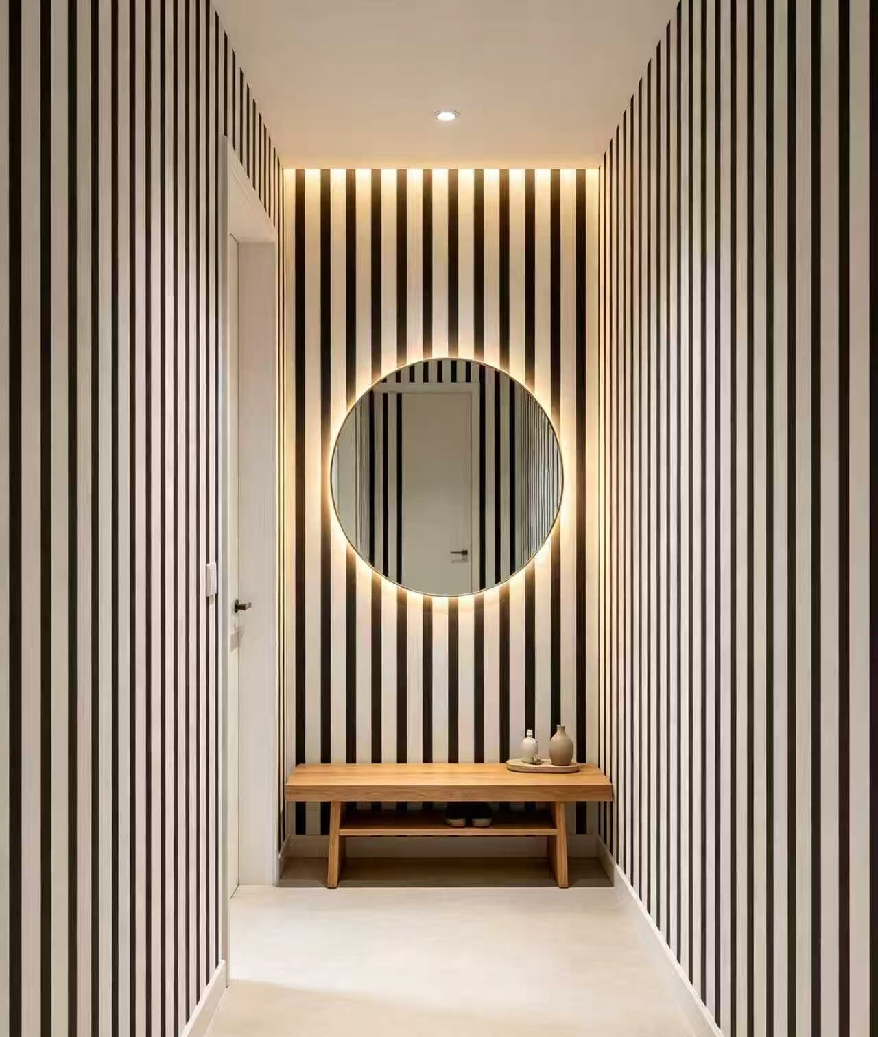Minimalist Black-and-White Vertical Stripe Wallpaper 3