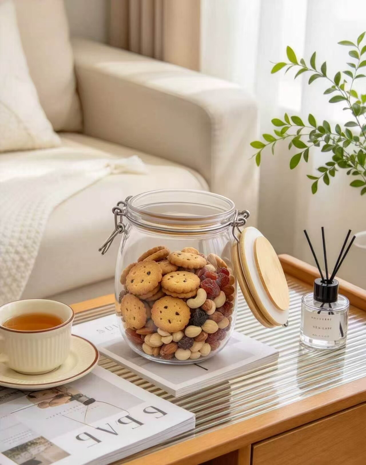 Clear Wood Grain Snap-Top Canister 5