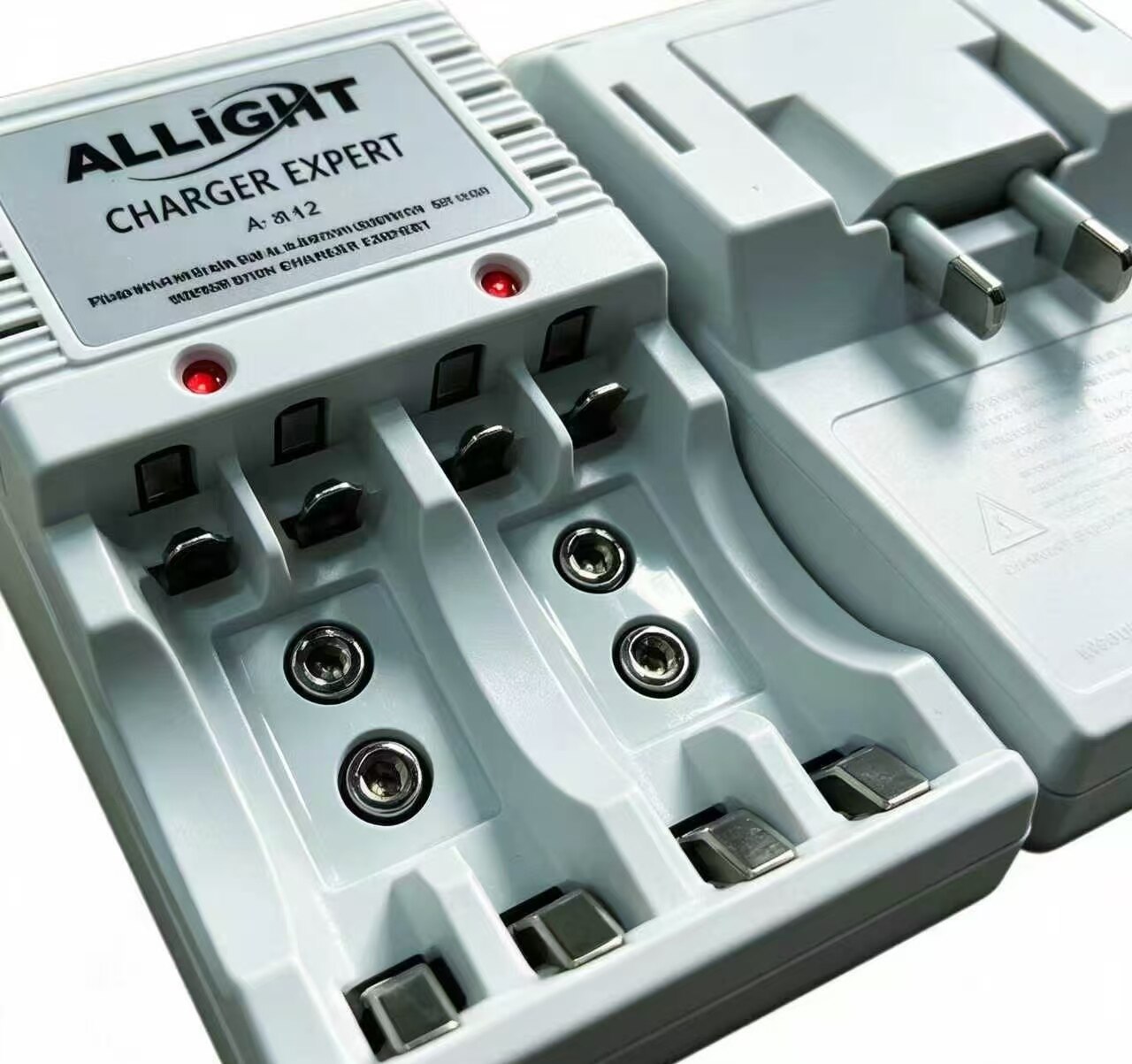 4-Bay Foldable Battery Charger 5