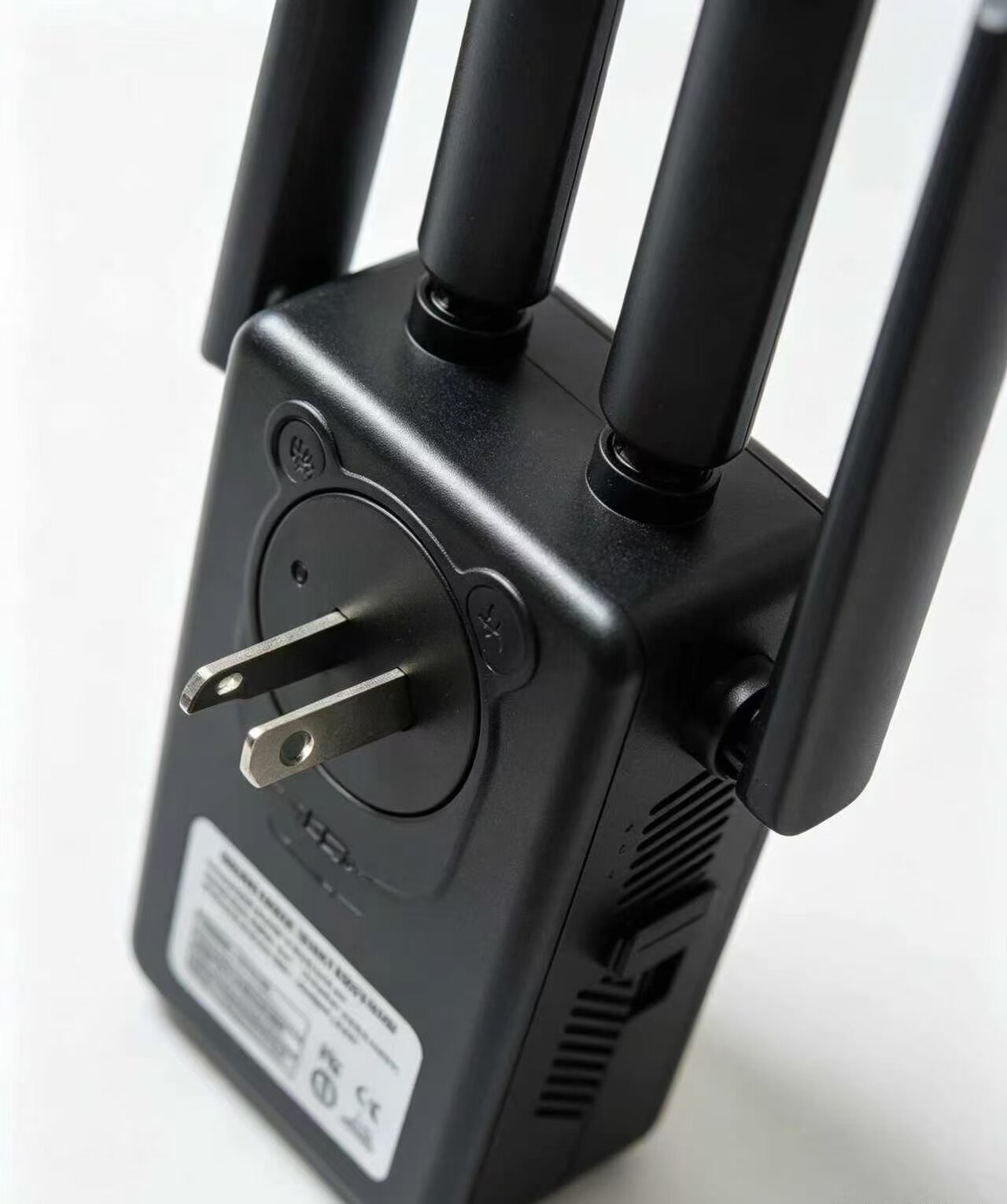 Black and White Dual-Wing Extender Router 5