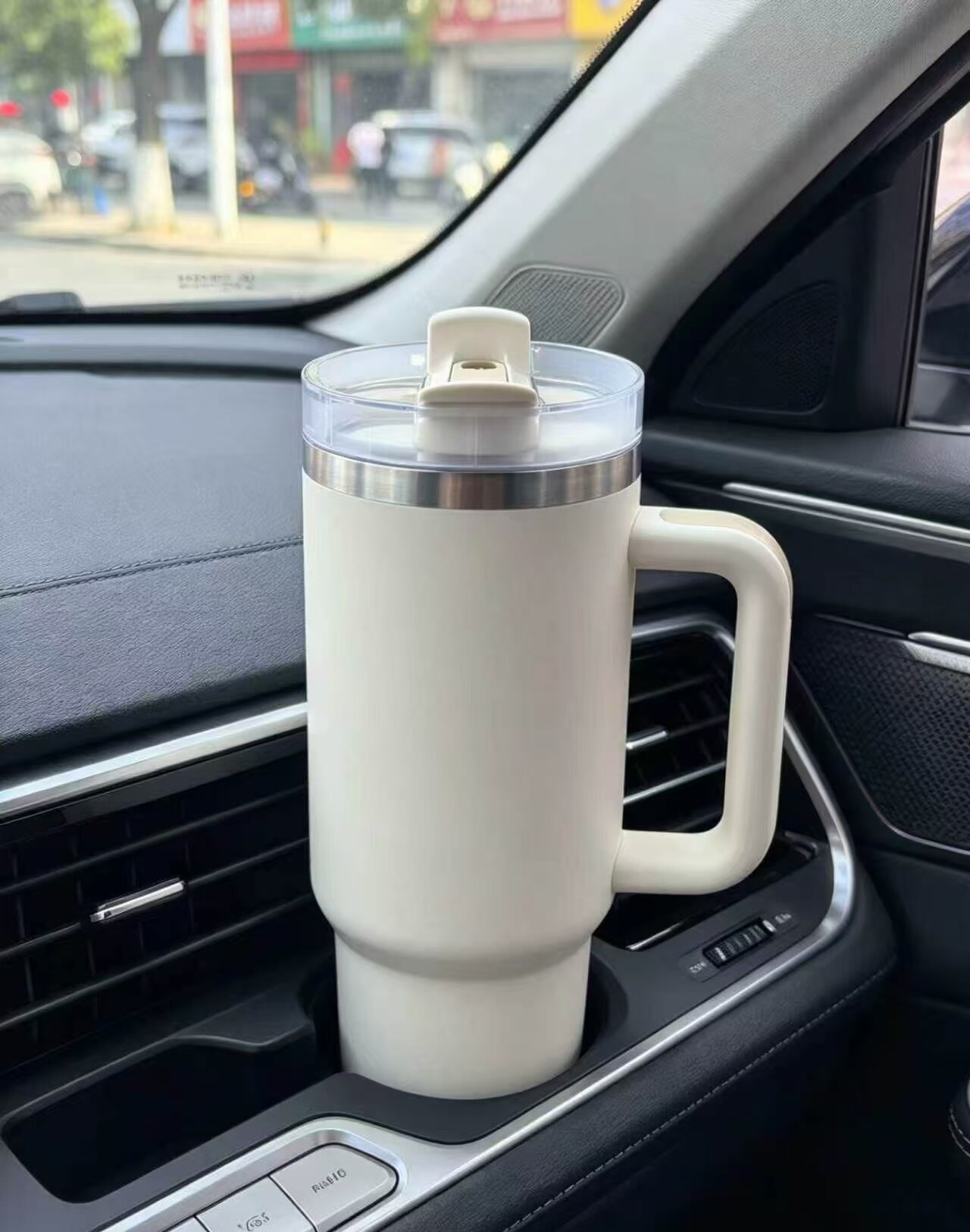 Minimalist Cream-Colored Large-Direct-Drink Cup 4