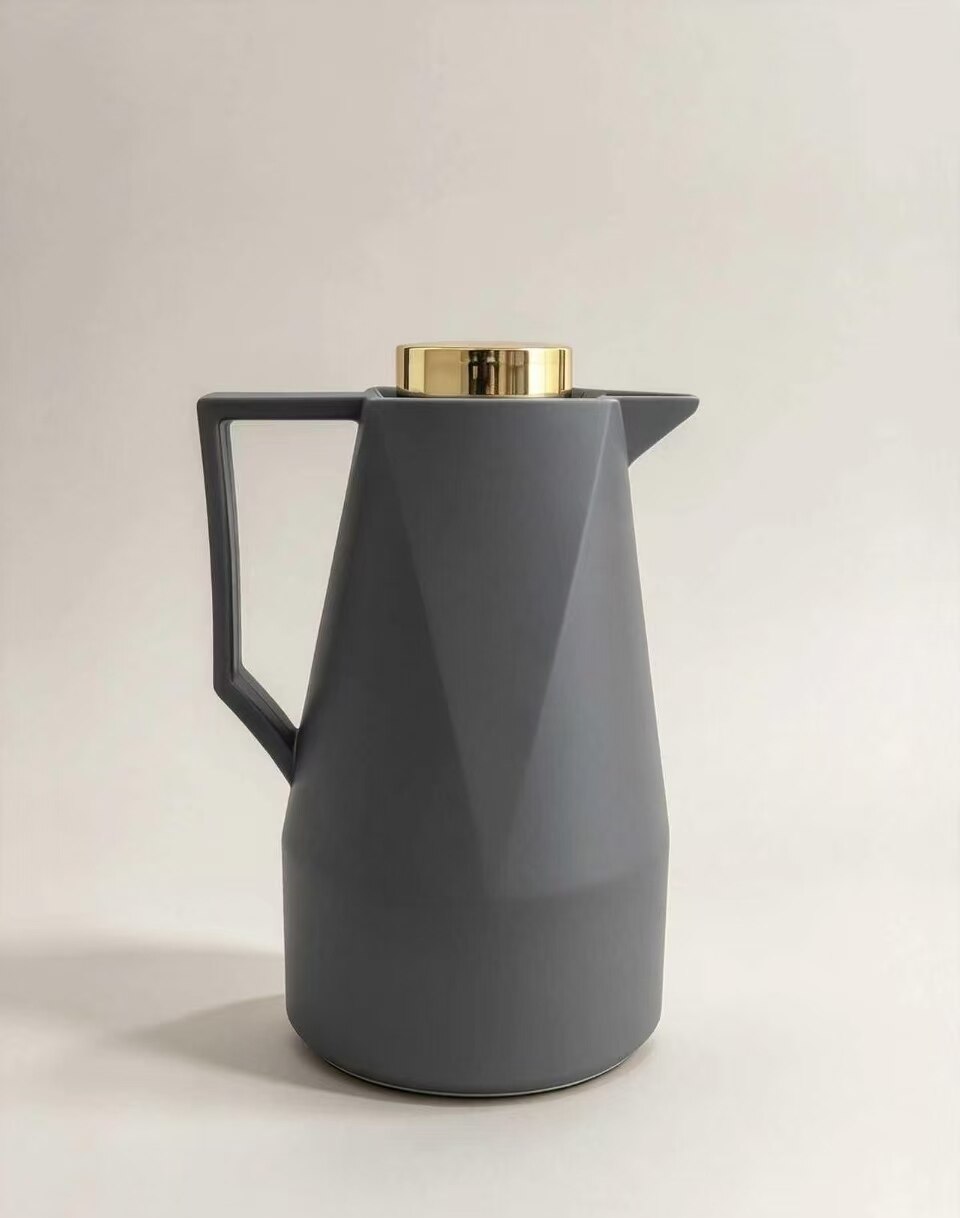 Gray Onyx & Gold Geometric Thermos