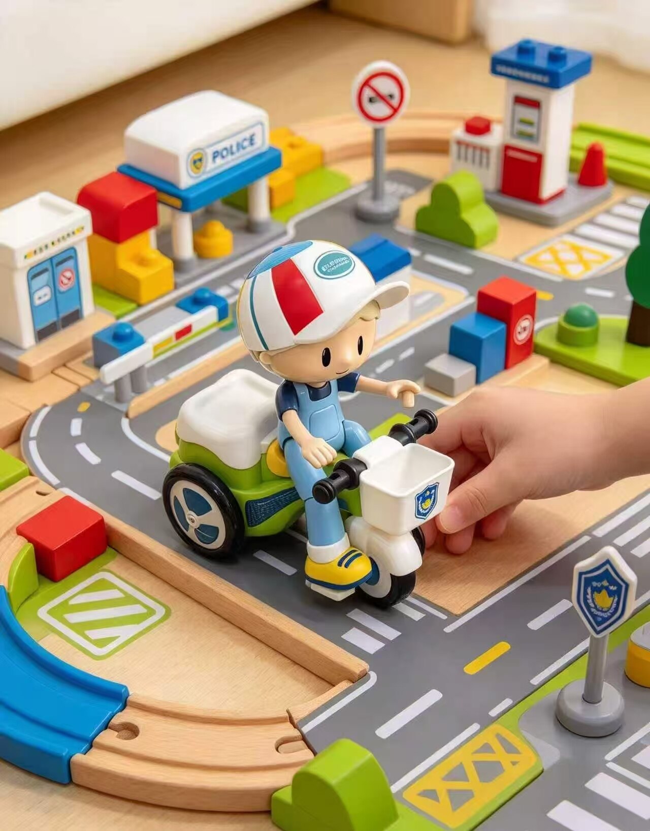 Round-Nosed Little Sheriff Patrol Car 2