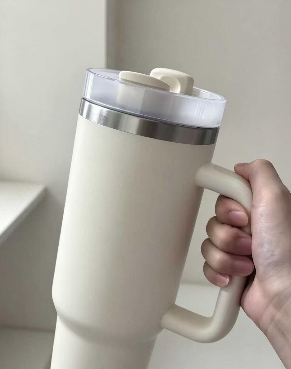 Minimalist Cream Large-Capacity Direct-Drink Cup 5
