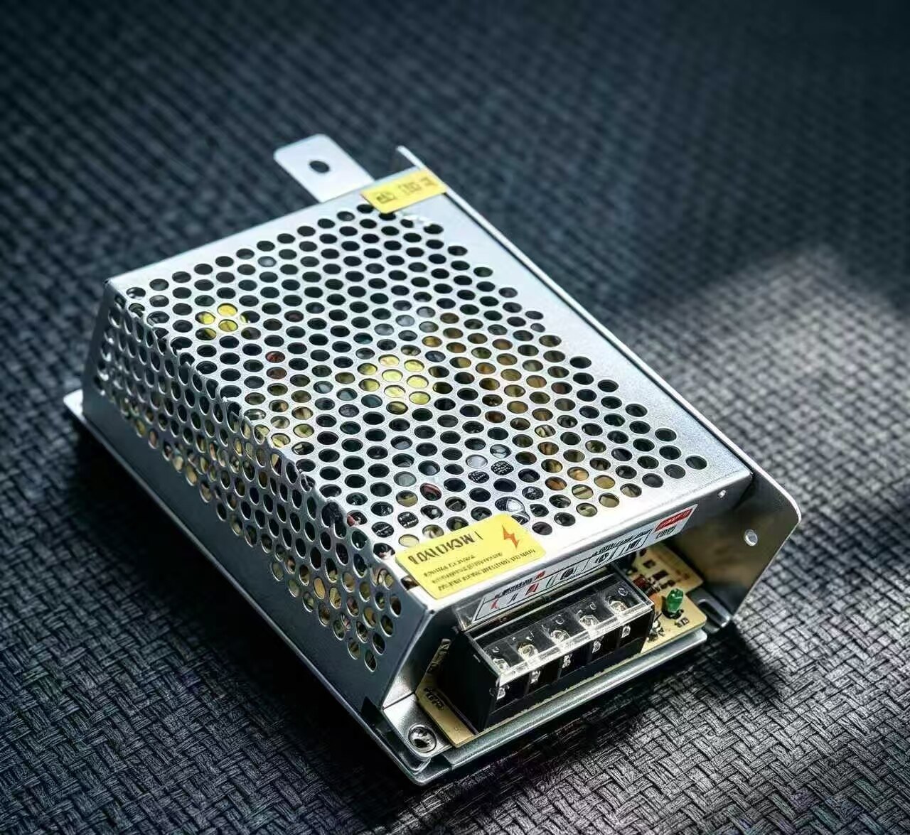 Silent 120W Switching Power Supply