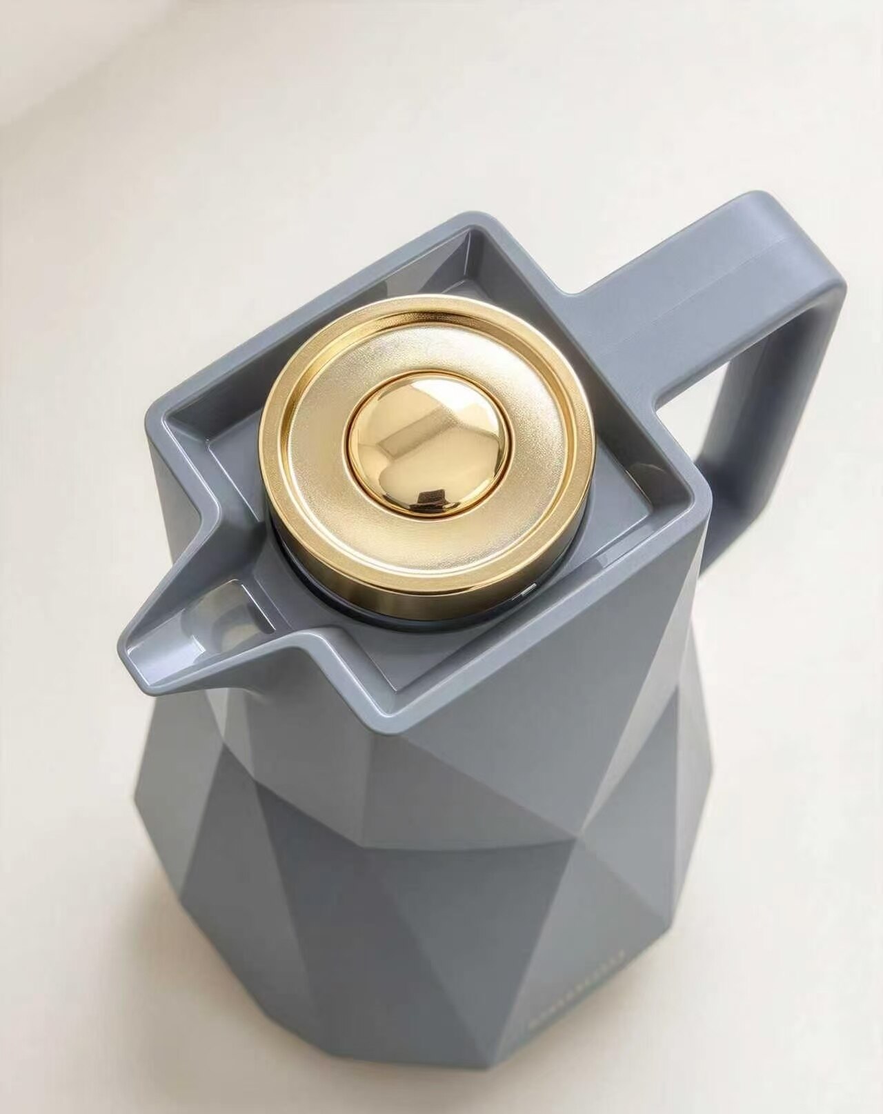 Obsidian Gold Geometric Thermal Flask 5