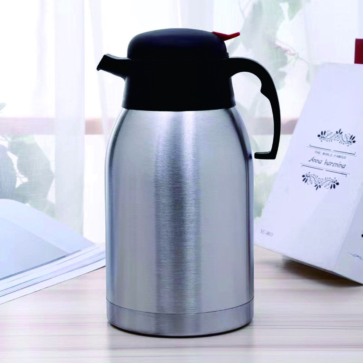 Stainless Steel Large Capacity Double-Wall Vacuum Insulated Water Bottle 4