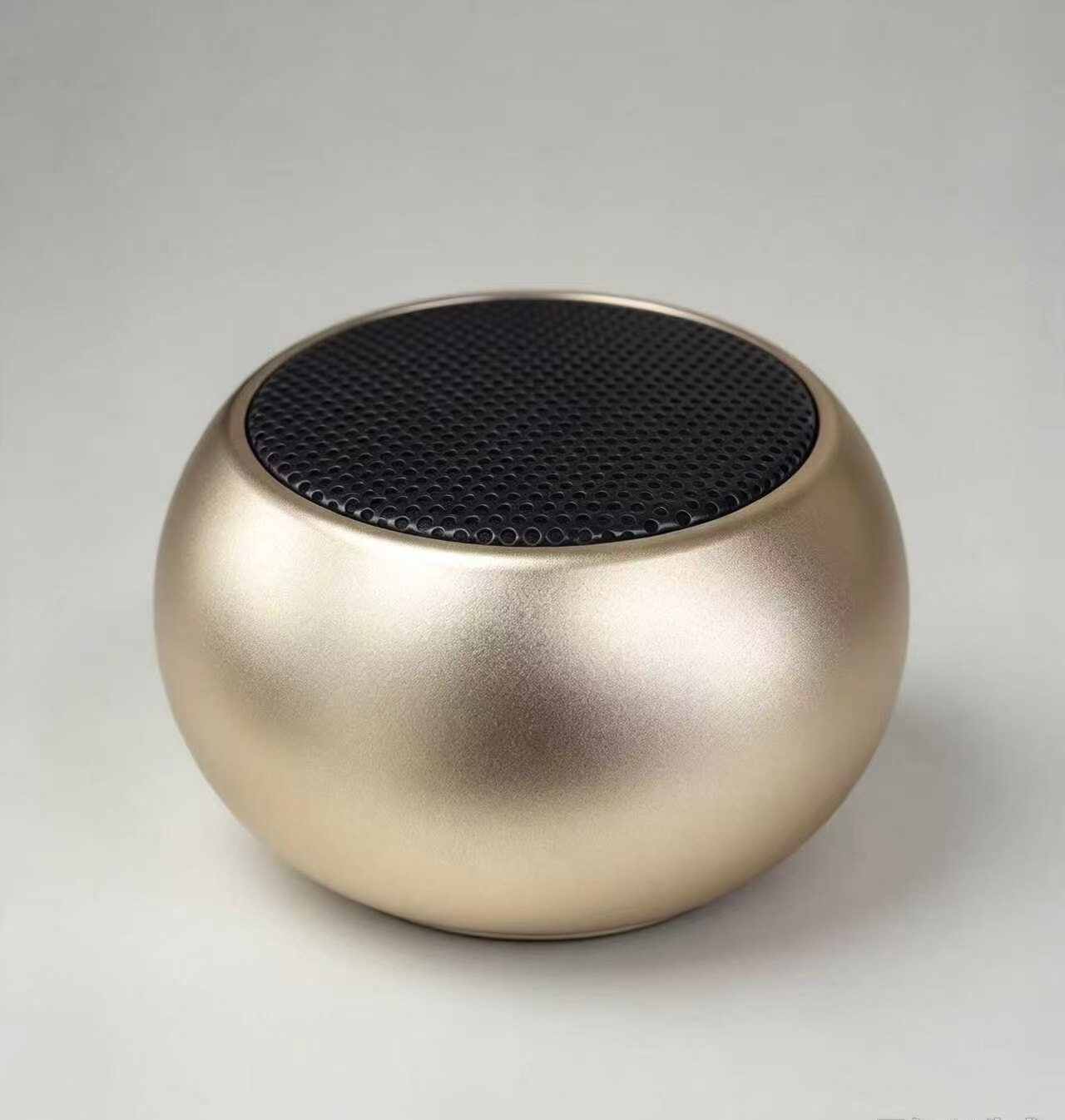 Gilded Crystal Speaker