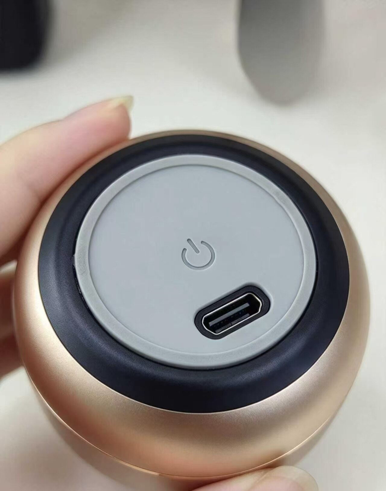 Gilded Exquisite Speaker 5