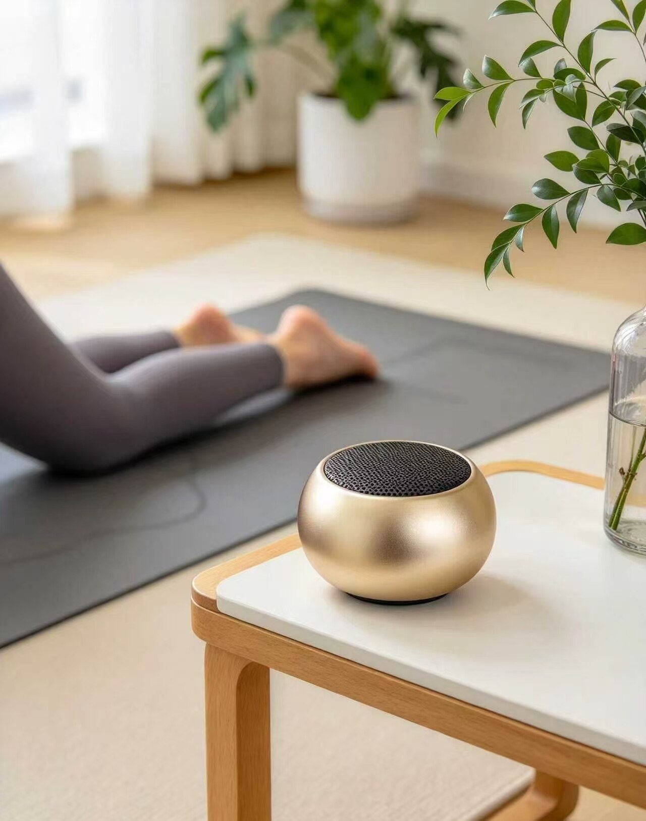 Gilded Delicate Speaker 2