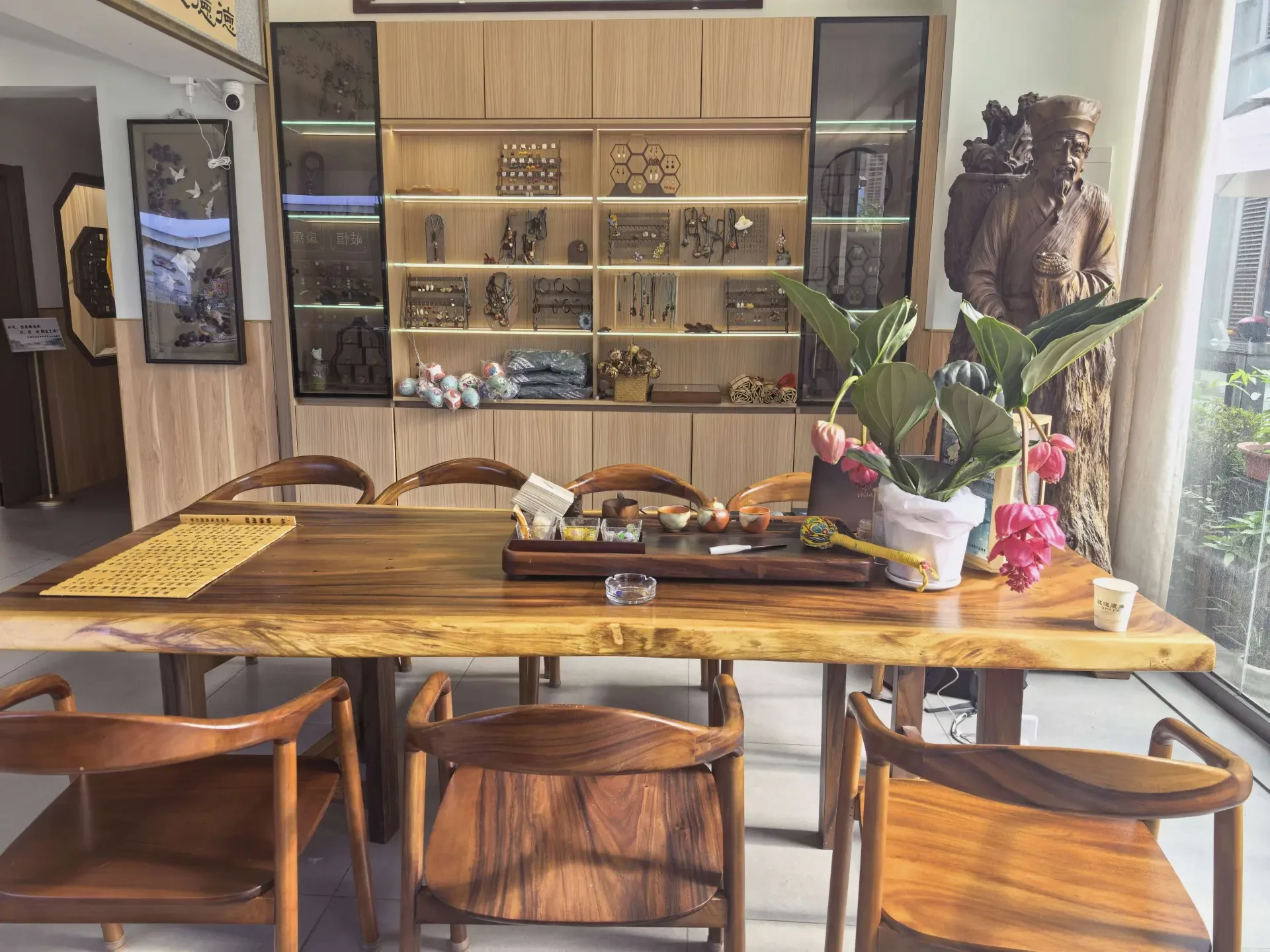 宜宾市一善中医诊所候诊区,茶席与陈设实拍