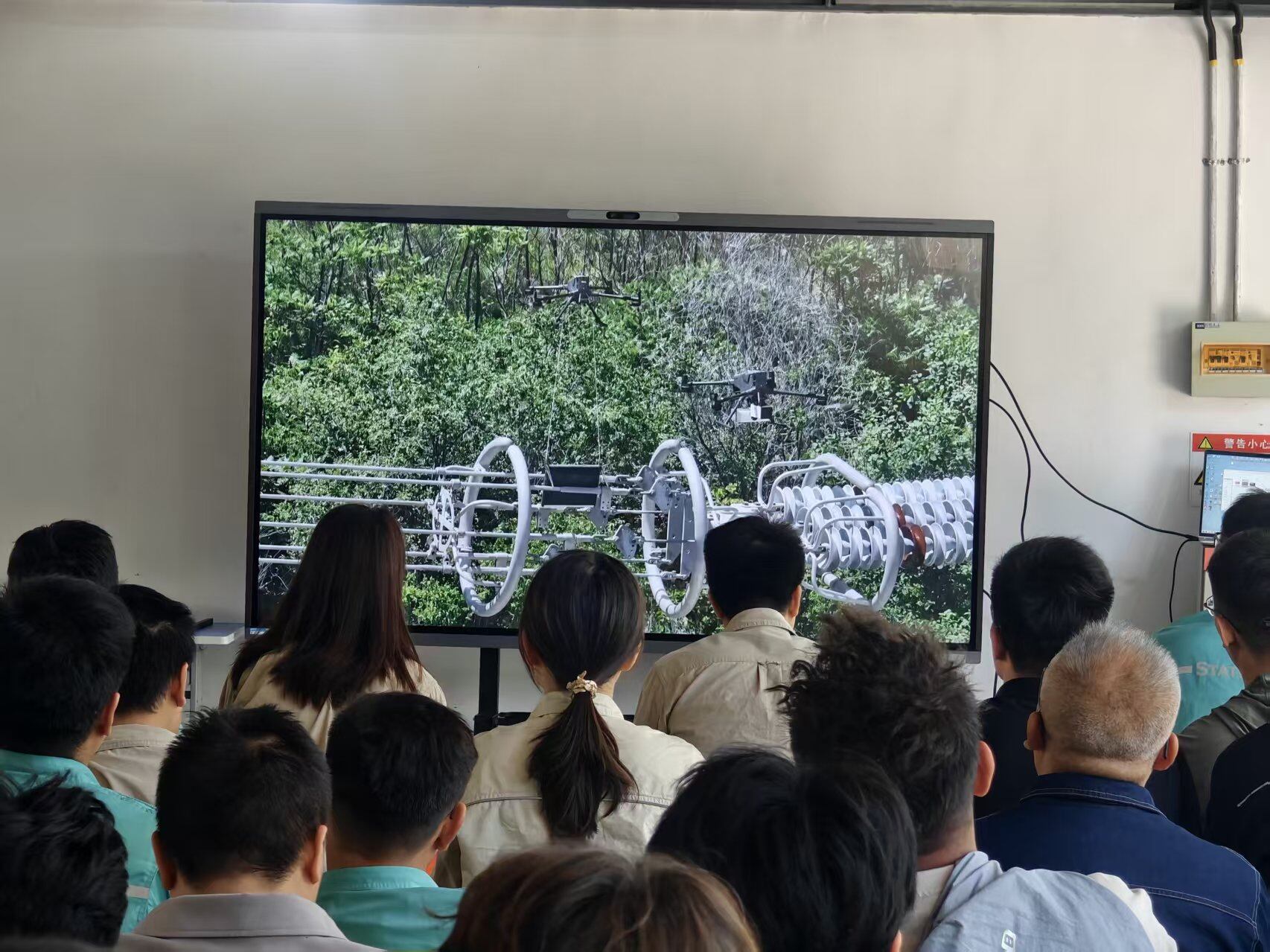 专业技术团队 · 贴心服务