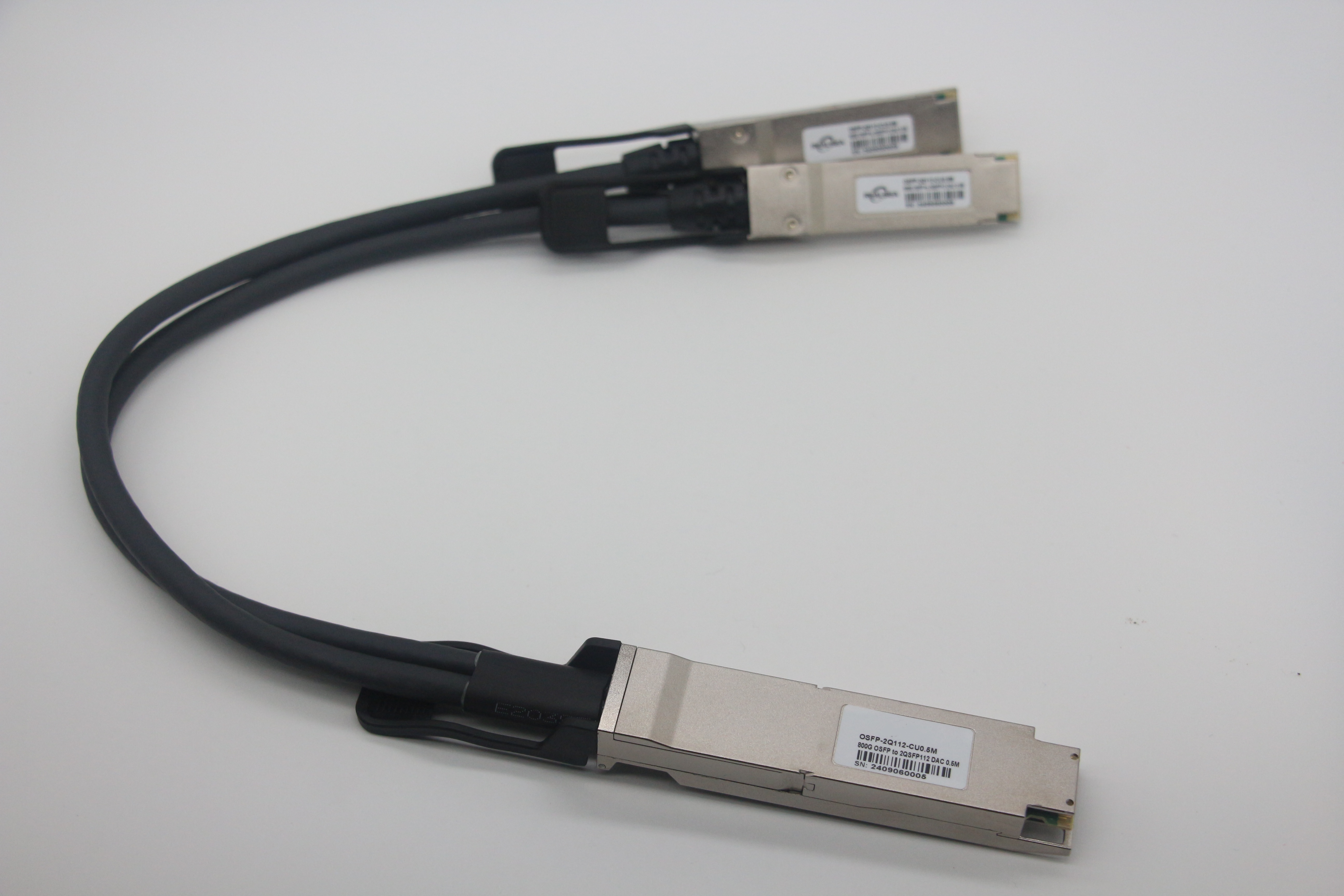 800G OSFP to 2QSFP112 DAC cable thumbnail 4