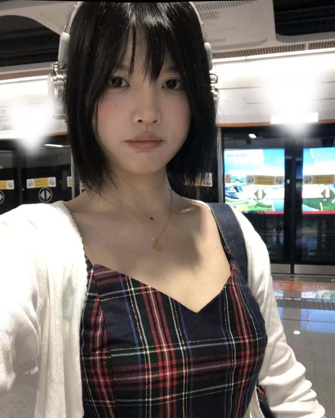 菲菲照片2