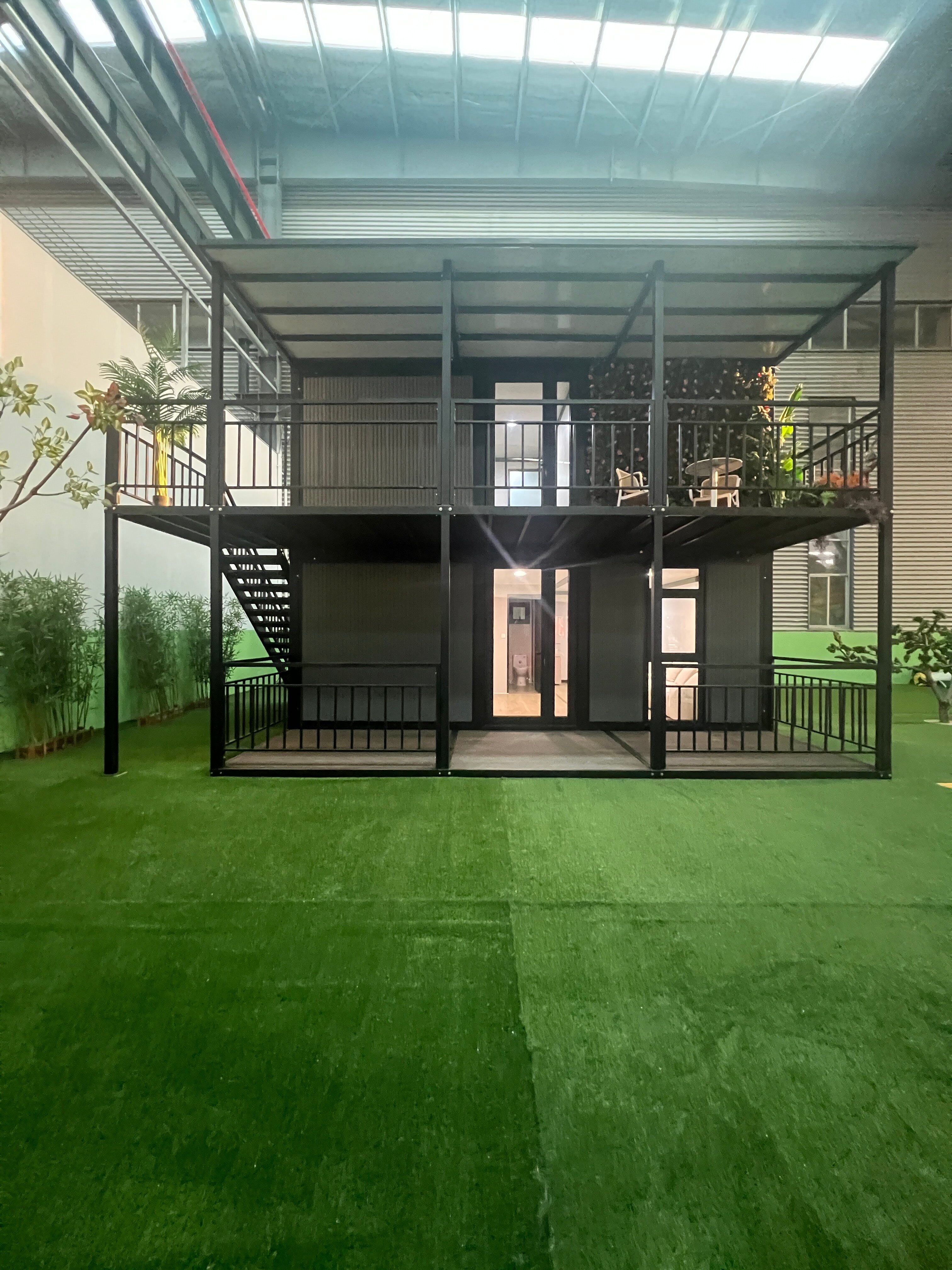双层带阳台拓展箱（内外均有楼梯）