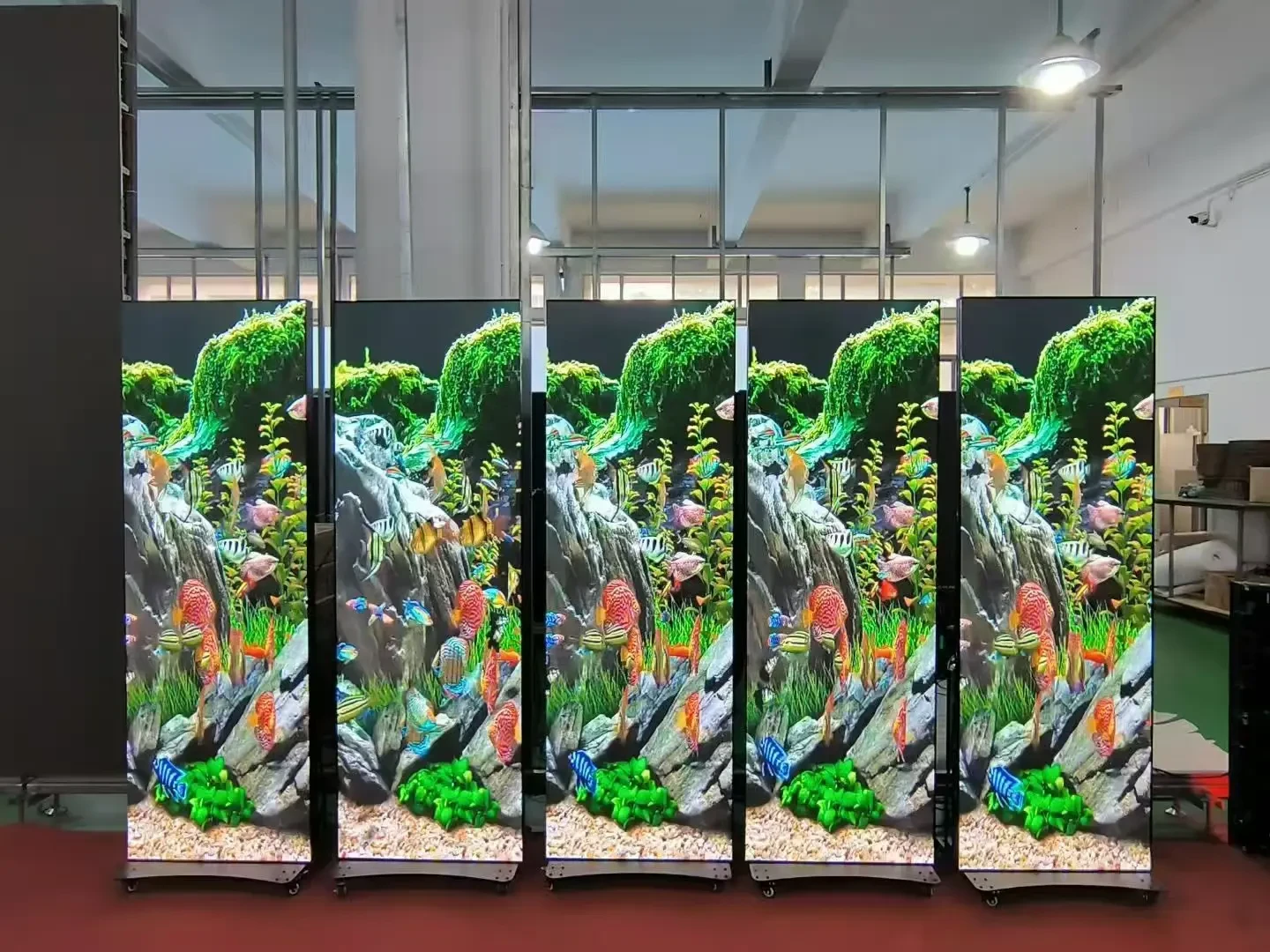 LED Poster Display-Splicable design, multiple units for seamless large‑screen combination