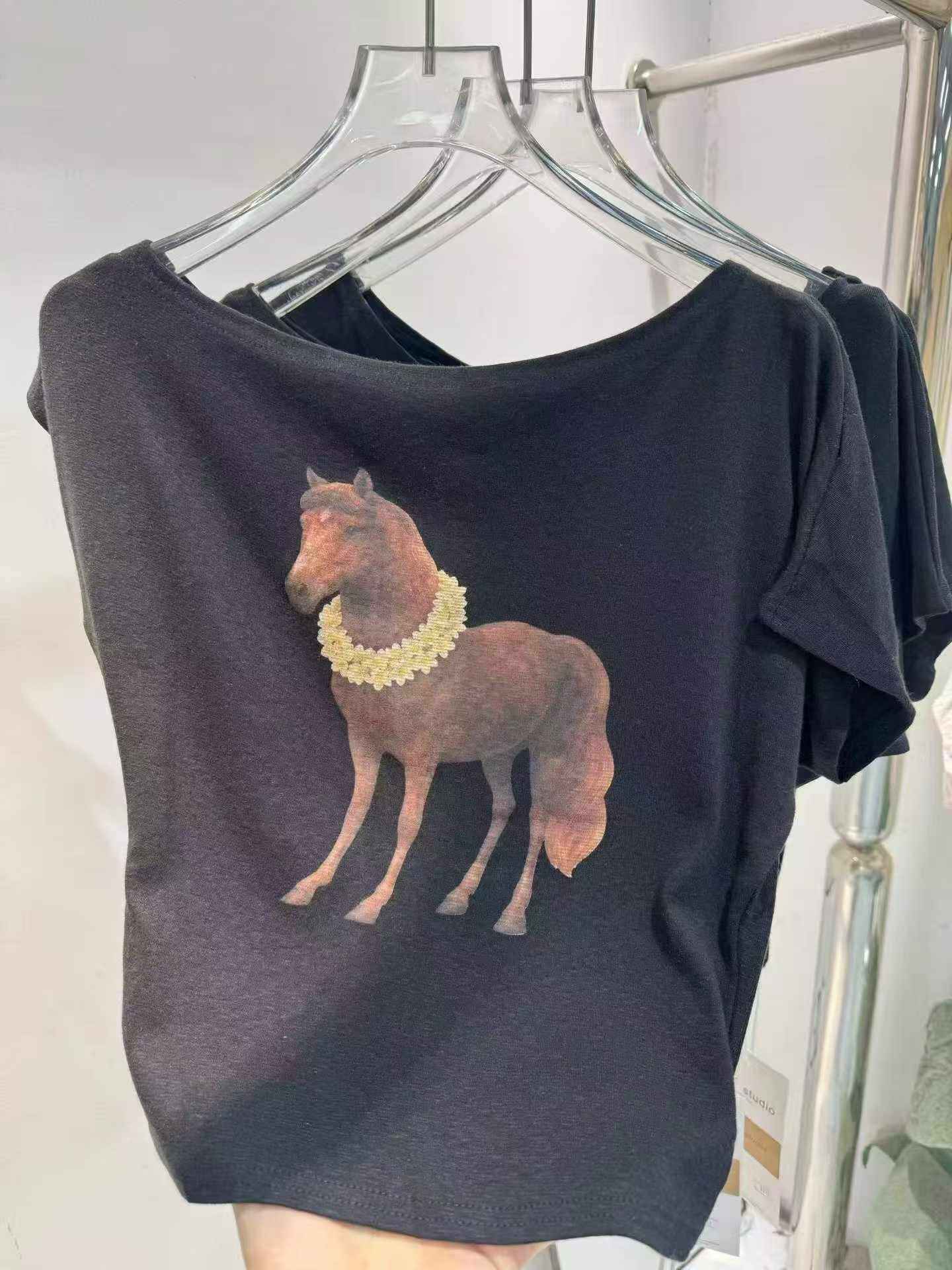 Black Horse Print Tee