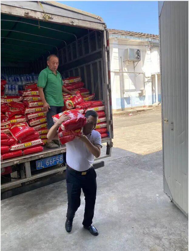 情牵桑梓,驰援家乡!李金庆董事长带队千里送暖