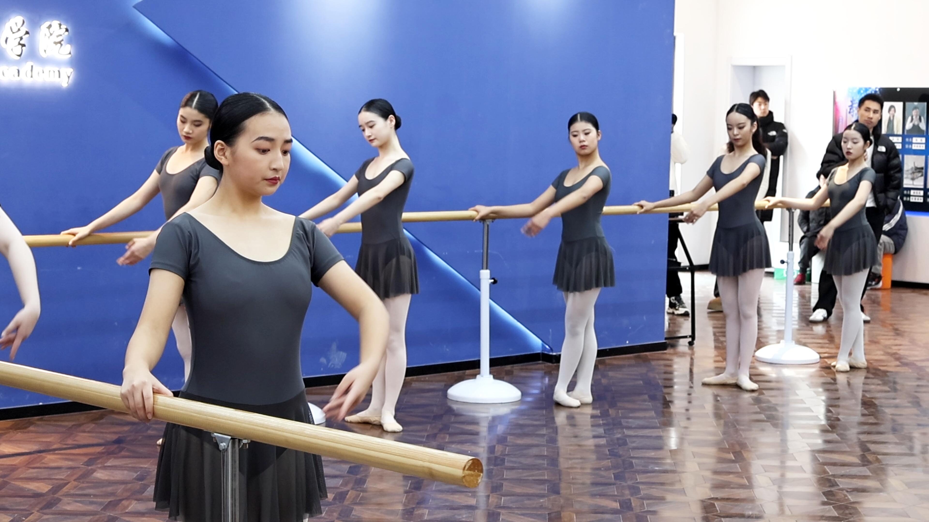 舞蹈排练厅