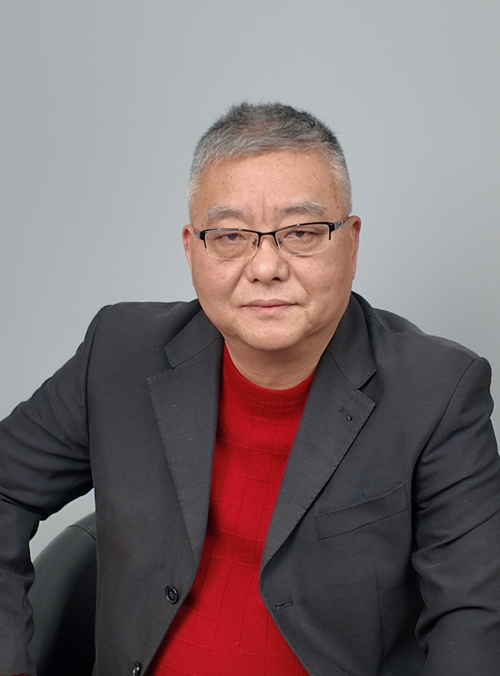 Shi Yongzhong, Chinese Senior Teacher at Shanghai Chengcai Comprehensive High School