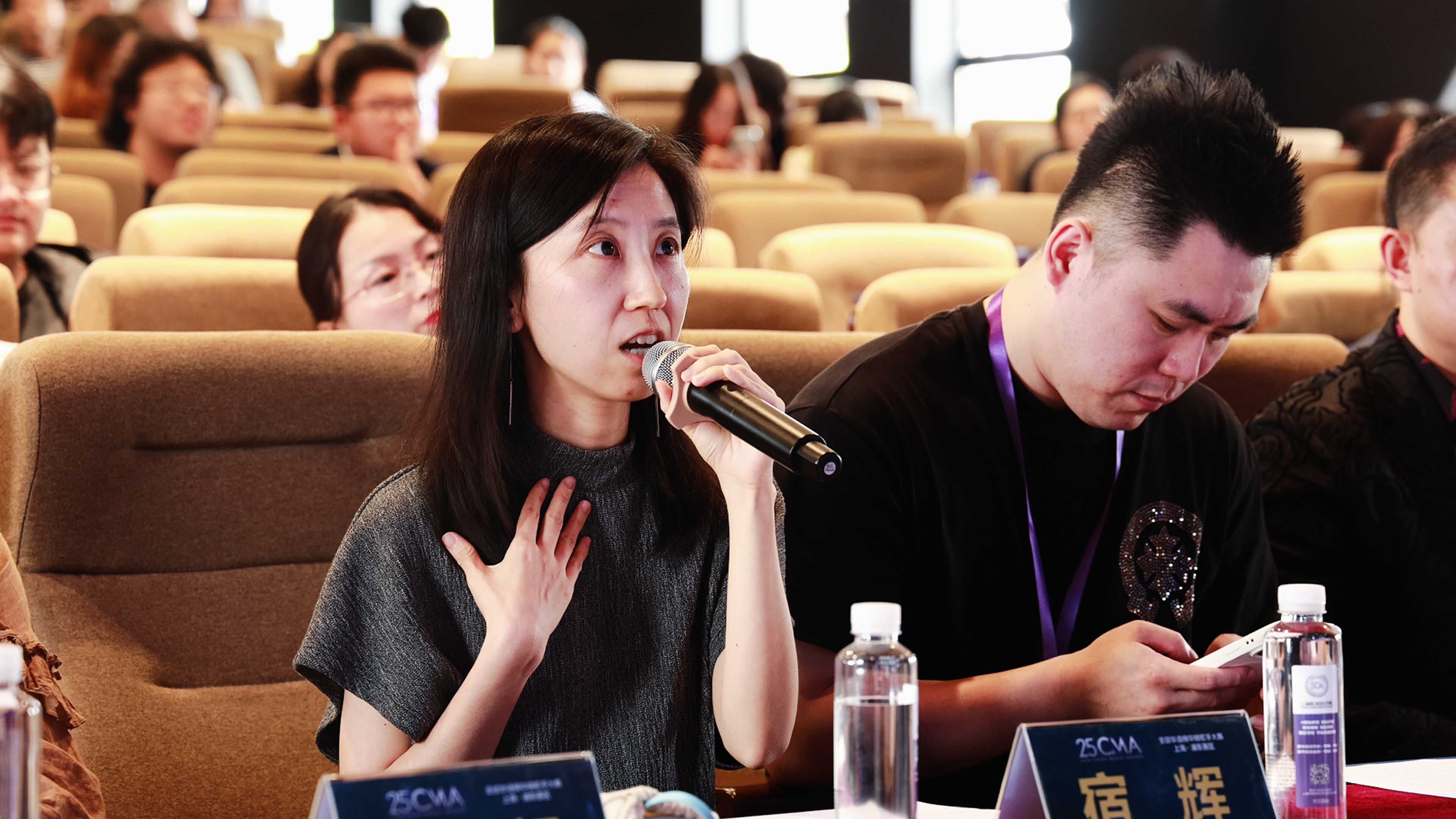 评委专访｜四个字形容全球榜中榜歌手大赛成才专场，评委给出了意想不到的答案