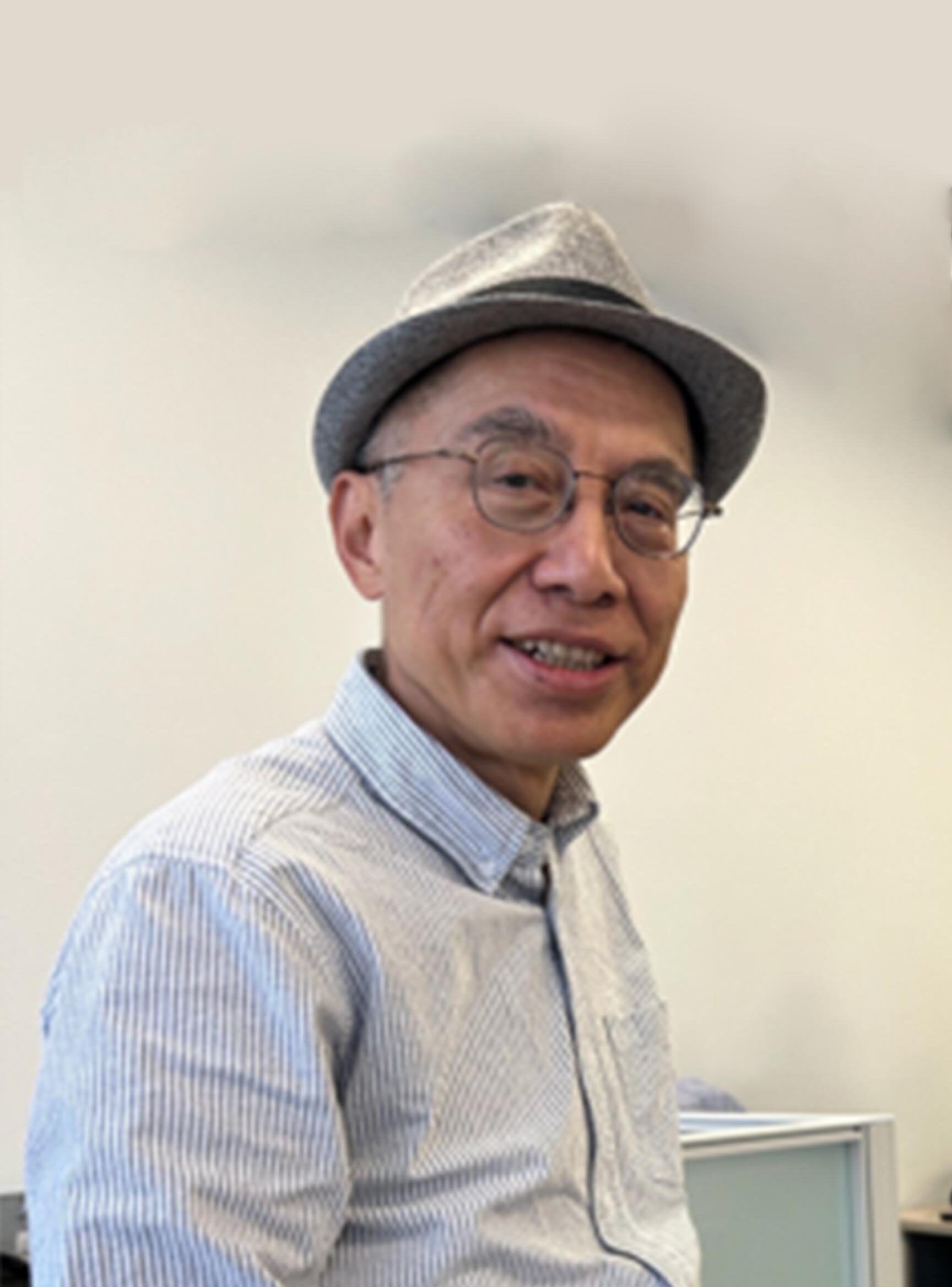 Gao Derong, Teacher at Shanghai Chengcai Comprehensive High School - Professor
