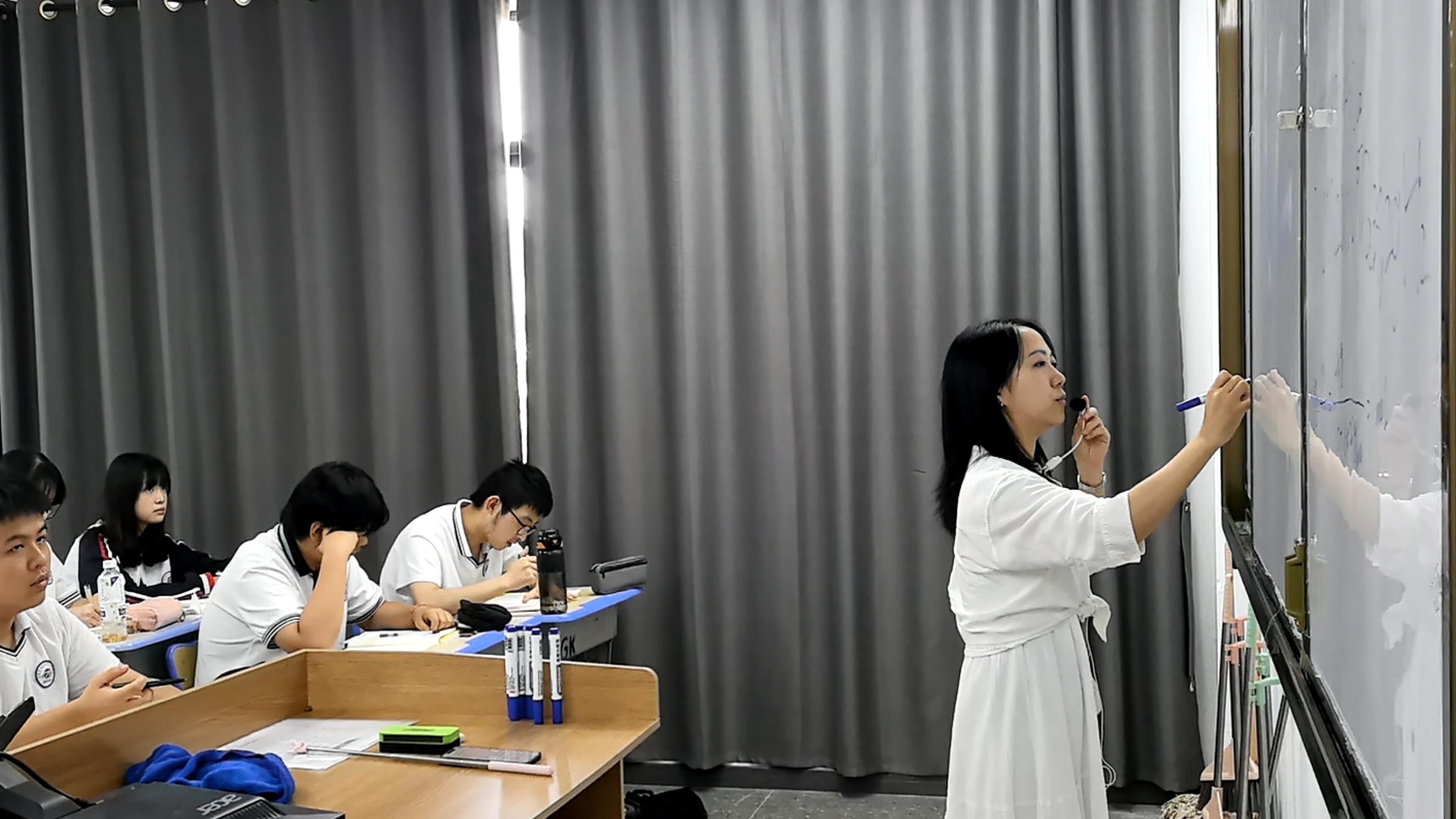 Shanghai Chengcai Comprehensive High School Selection Guide: Choose Strategy Over Struggle – How Chengcai's 3+3 Program Charts a Full-Time University Path for Average Students