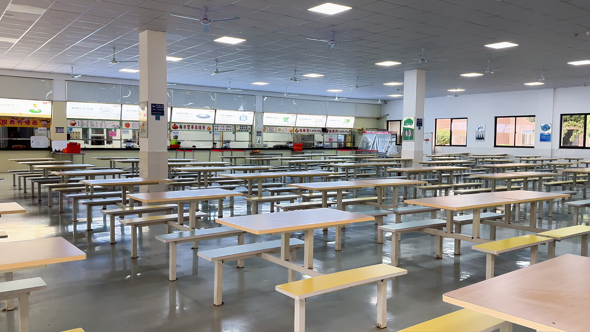 Shanghai Chengcai Comprehensive High School Campus Environment - Thousand-Seat Cafeteria
