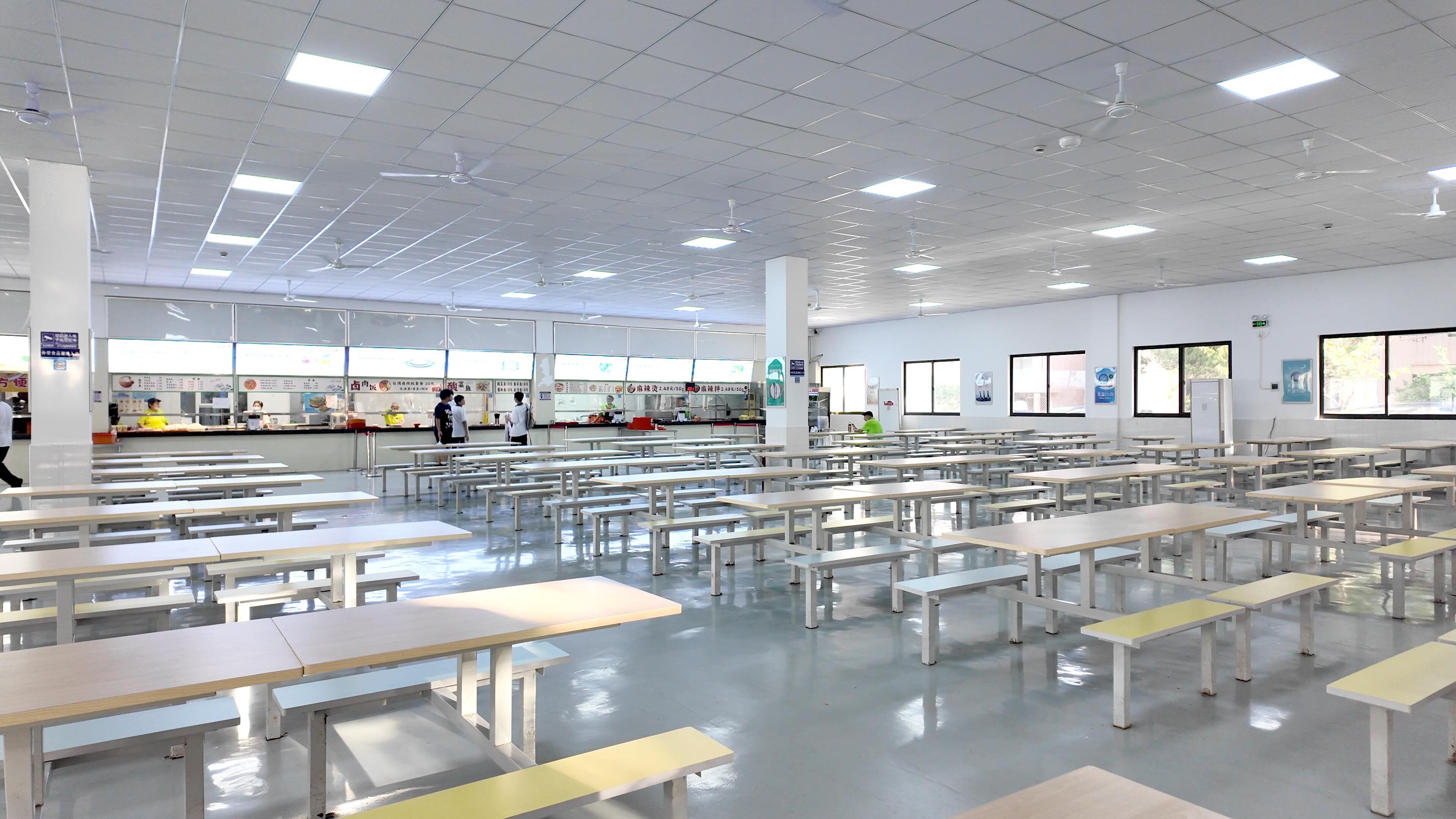 Cafeteria Environment