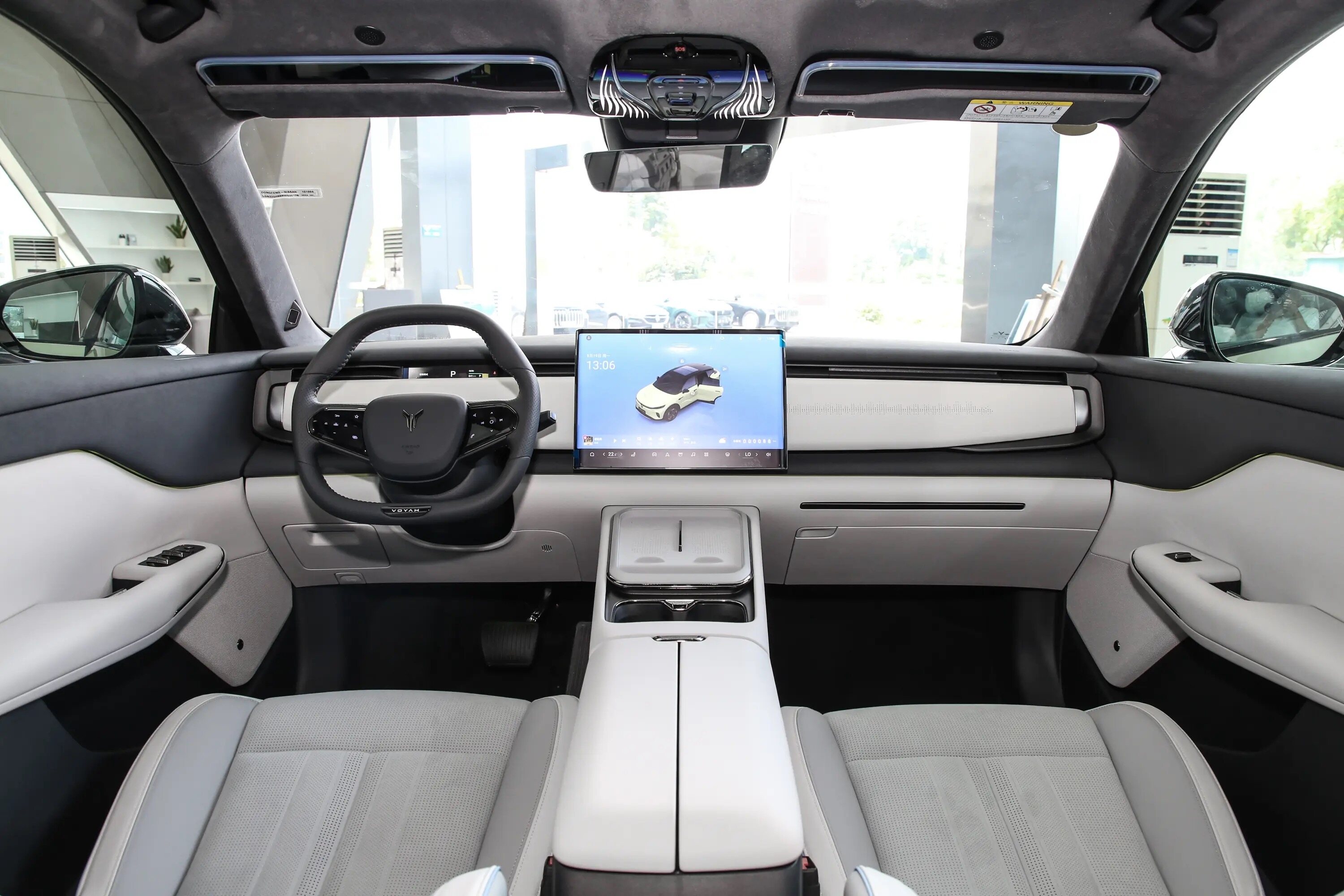 VOYAH ZHIYIN EV SUV New Electric Vehicle view 3