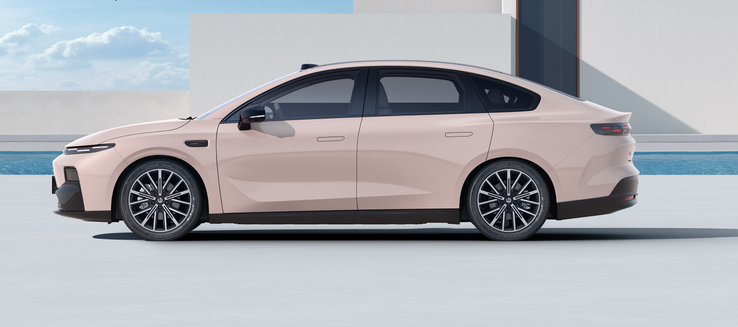 Left Hand Drive Leapmotor B01 4 Door 5 Seat Sedan Pure Electric Car view 2