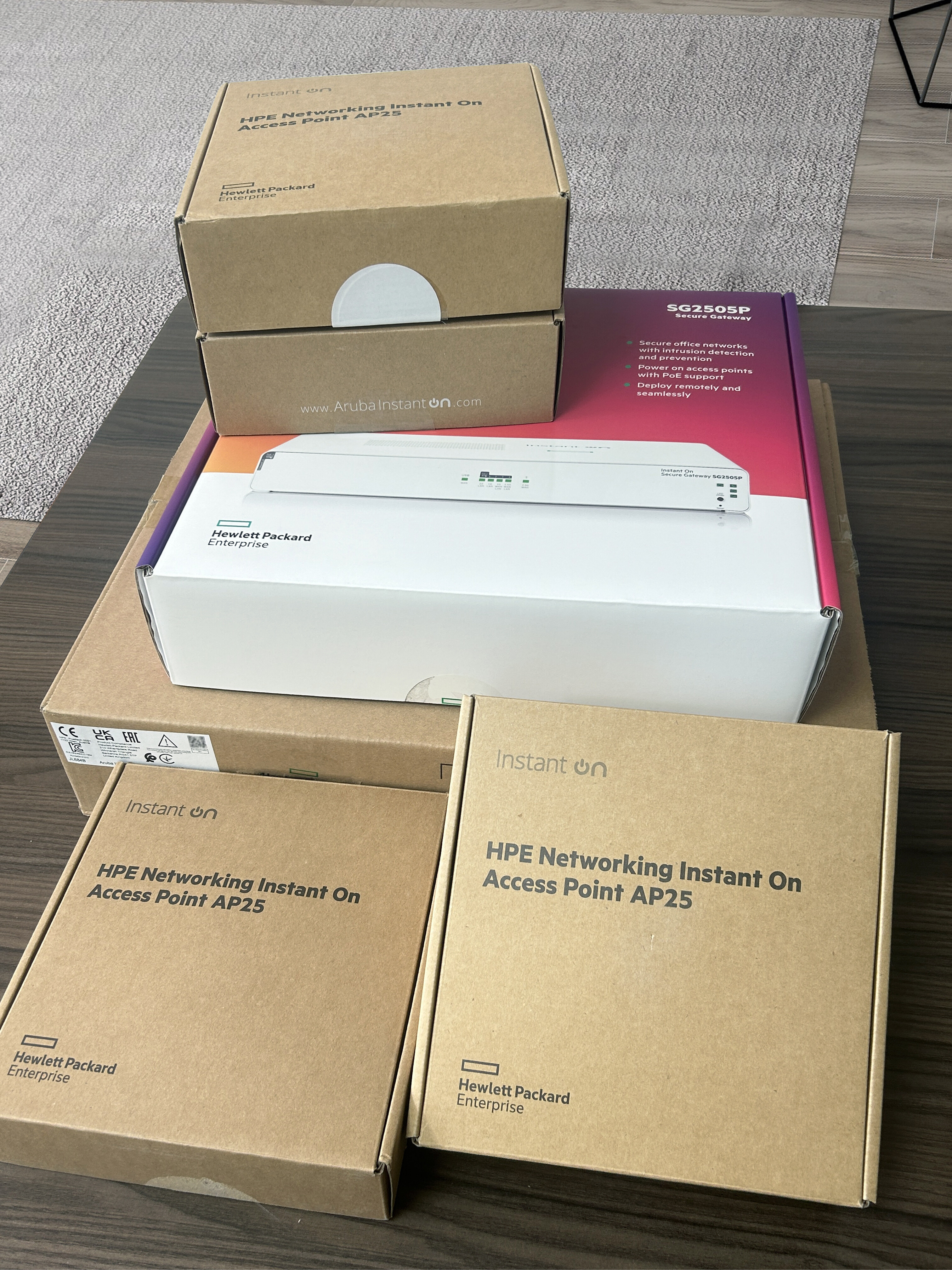 Customer Case | Whole-Home WiFi Coverage Solution for Large Duplex Apartments